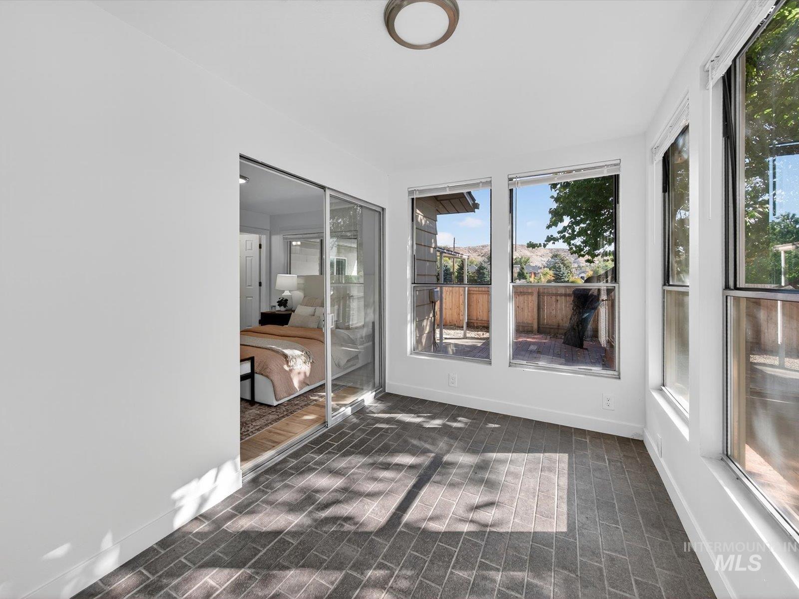 6415 W Saxton Ave., Boise, Idaho 83714, 5 Bedrooms, 3.5 Bathrooms, Residential For Sale, Price $629,900,MLS 99003066