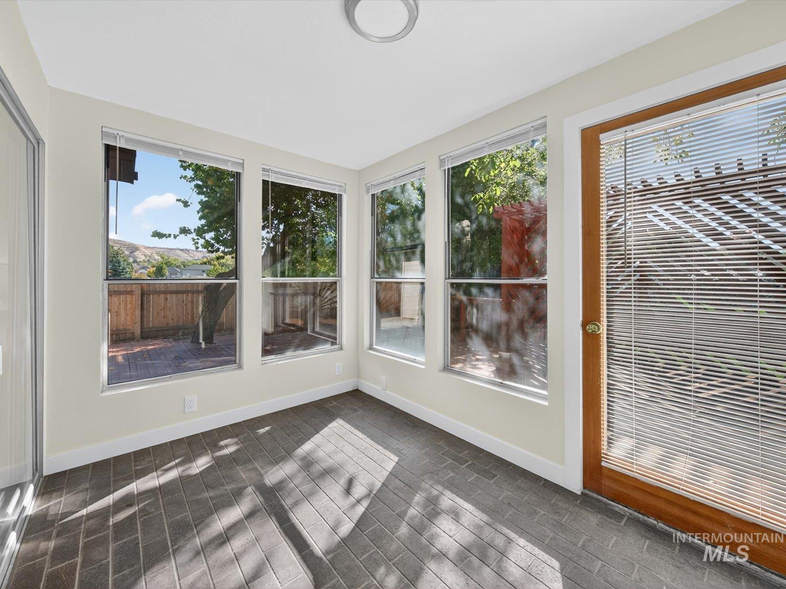 6415 W Saxton Ave., Boise, Idaho 83714, 5 Bedrooms, 3.5 Bathrooms, Residential For Sale, Price $629,900,MLS 99003066