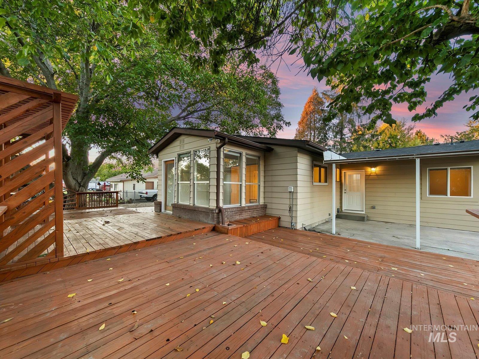 6415 W Saxton Ave., Boise, Idaho 83714, 5 Bedrooms, 3.5 Bathrooms, Residential For Sale, Price $629,900,MLS 99003066
