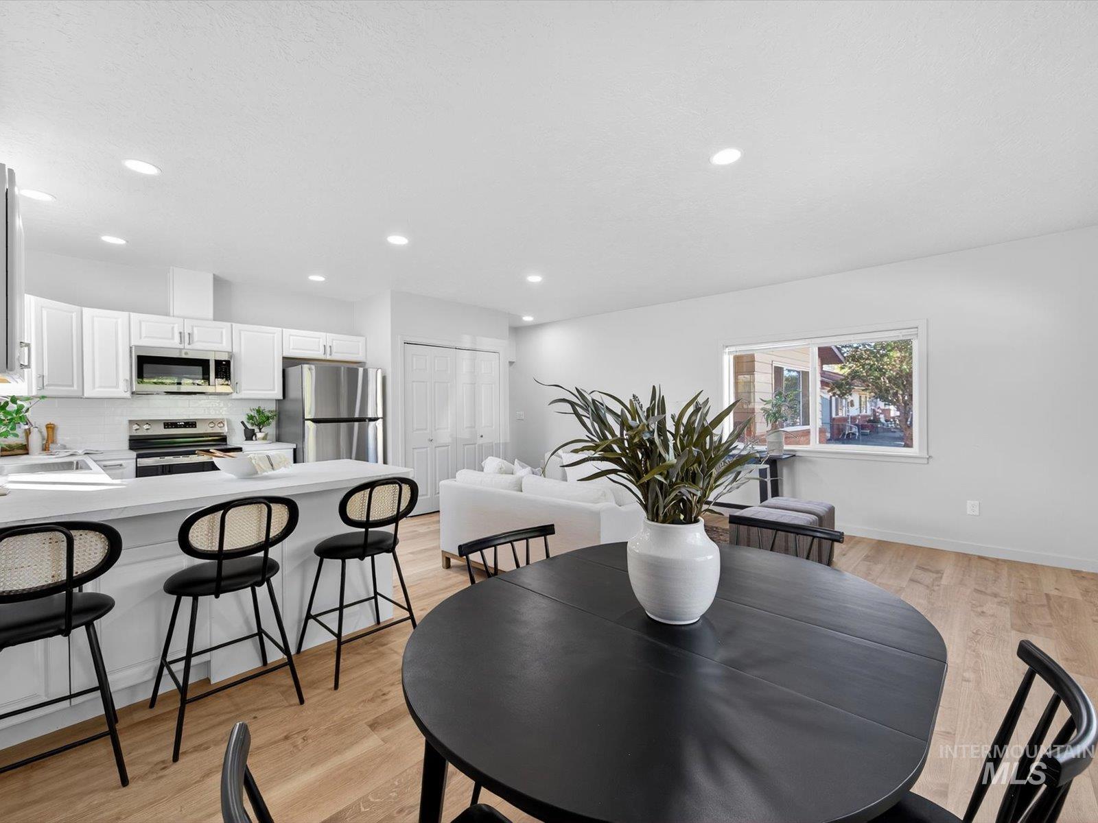 6415 W Saxton Ave., Boise, Idaho 83714, 5 Bedrooms, 3.5 Bathrooms, Residential For Sale, Price $629,900,MLS 99003066