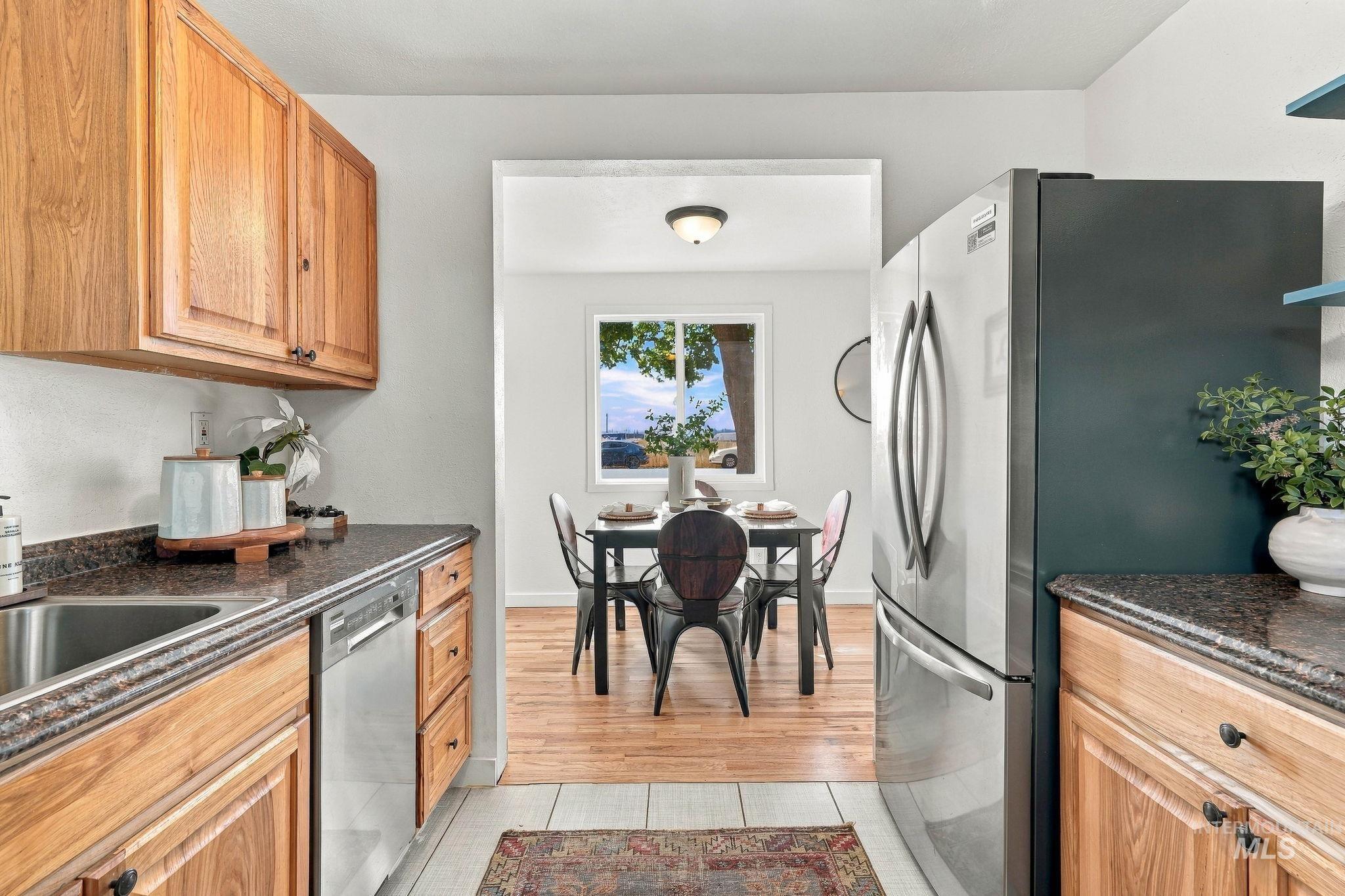 5916 W Clinton Street, Boise, Idaho 83704, 2 Bedrooms, 1 Bathroom, Residential For Sale, Price $325,000,MLS 99003067