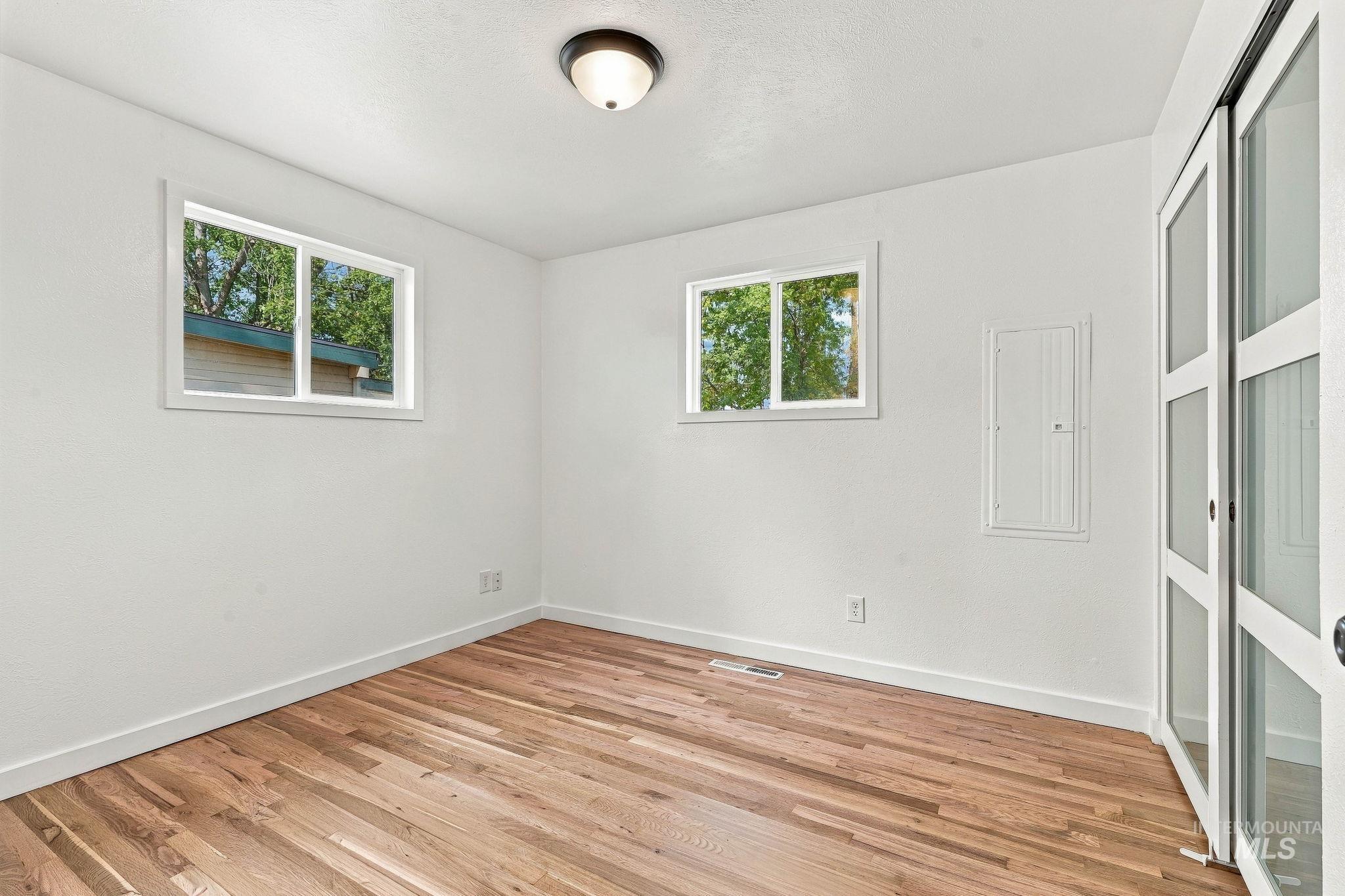 5916 W Clinton Street, Boise, Idaho 83704, 2 Bedrooms, 1 Bathroom, Residential For Sale, Price $325,000,MLS 99003067