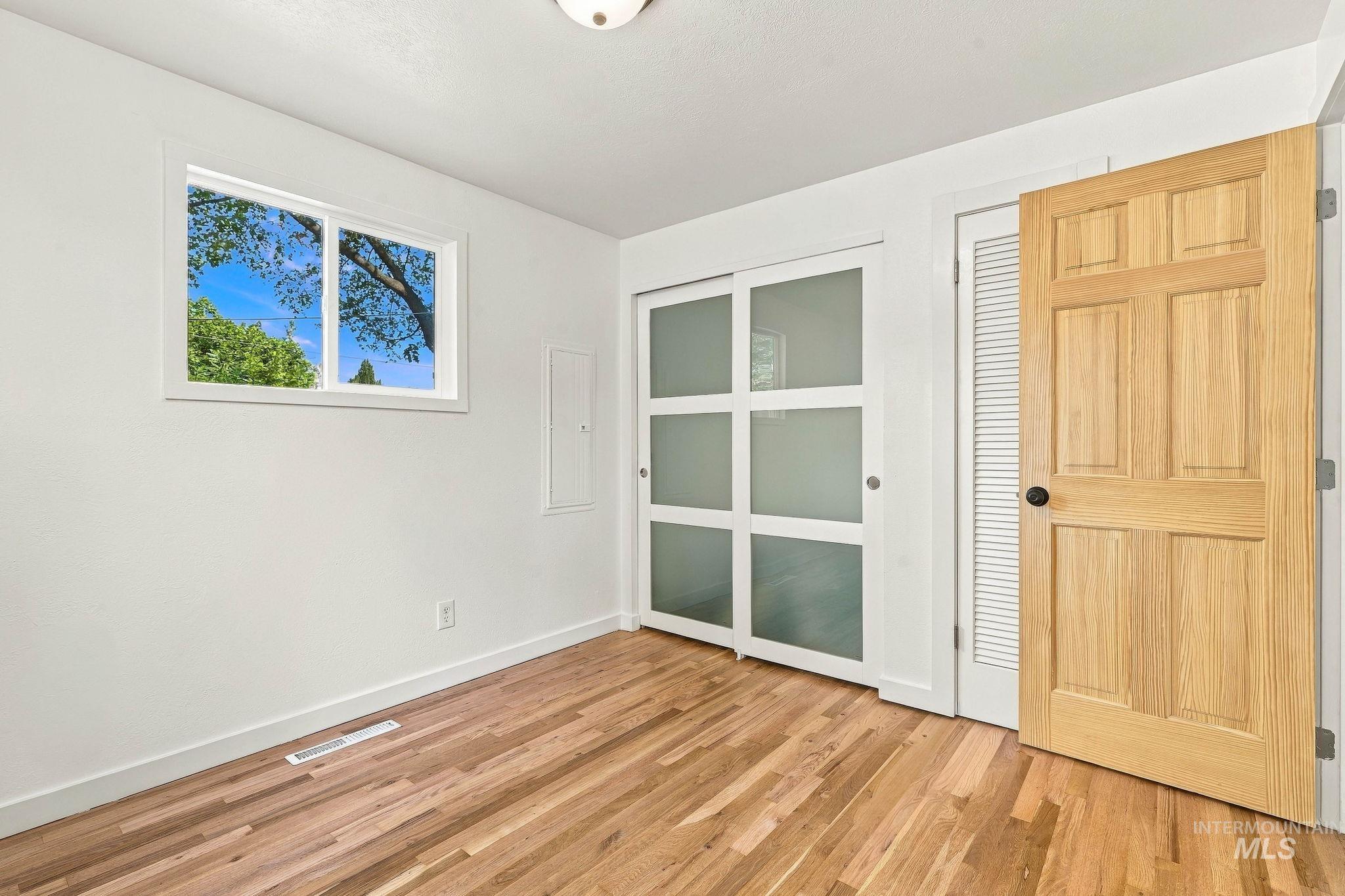 5916 W Clinton Street, Boise, Idaho 83704, 2 Bedrooms, 1 Bathroom, Residential For Sale, Price $325,000,MLS 99003067