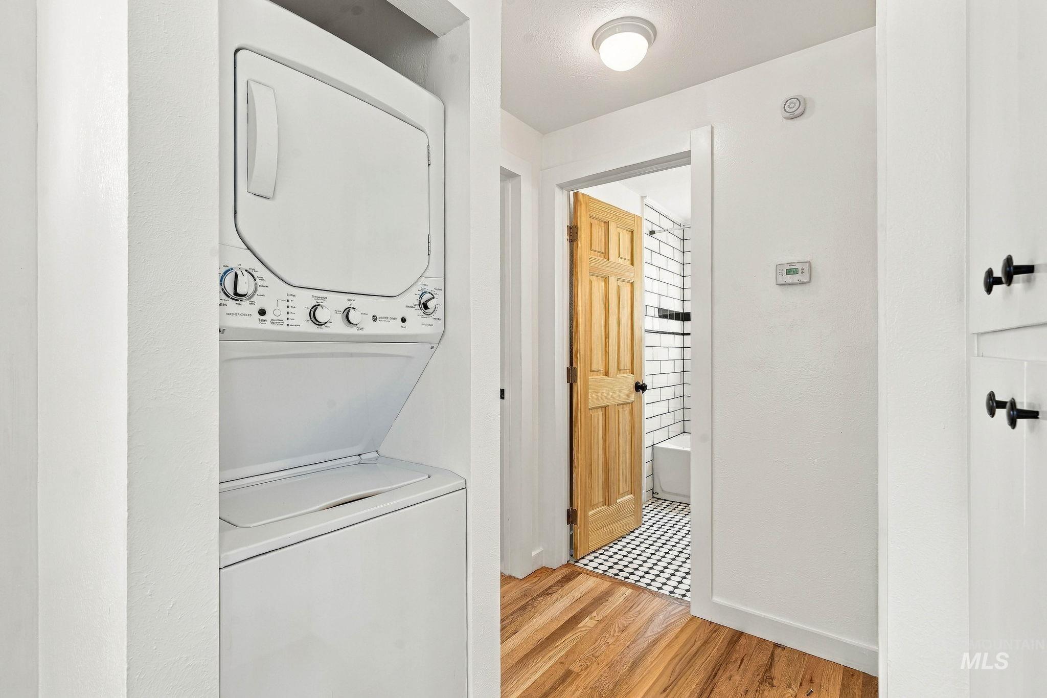 5916 W Clinton Street, Boise, Idaho 83704, 2 Bedrooms, 1 Bathroom, Residential For Sale, Price $325,000,MLS 99003067