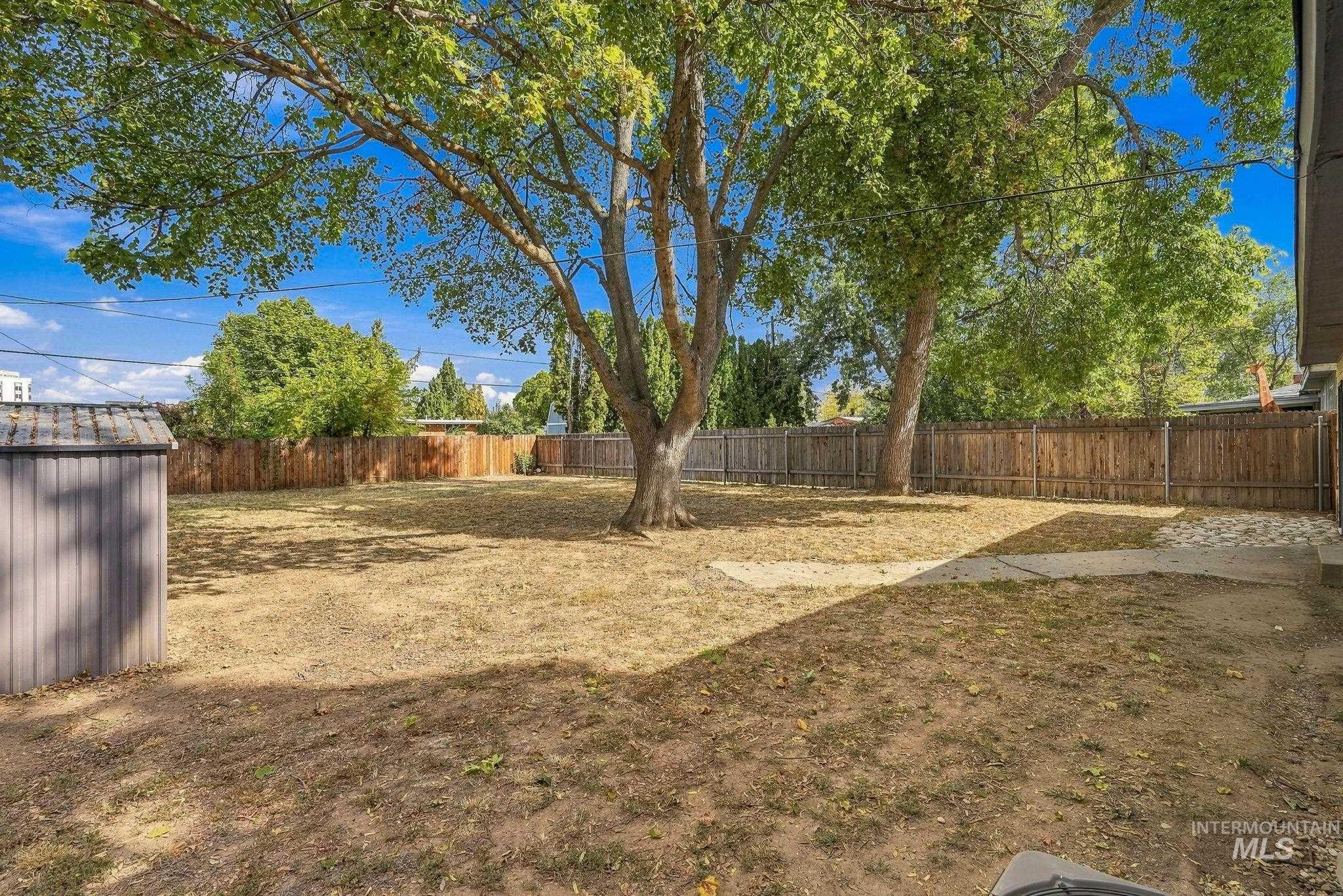 5916 W Clinton Street, Boise, Idaho 83704, 2 Bedrooms, 1 Bathroom, Residential For Sale, Price $325,000,MLS 99003067