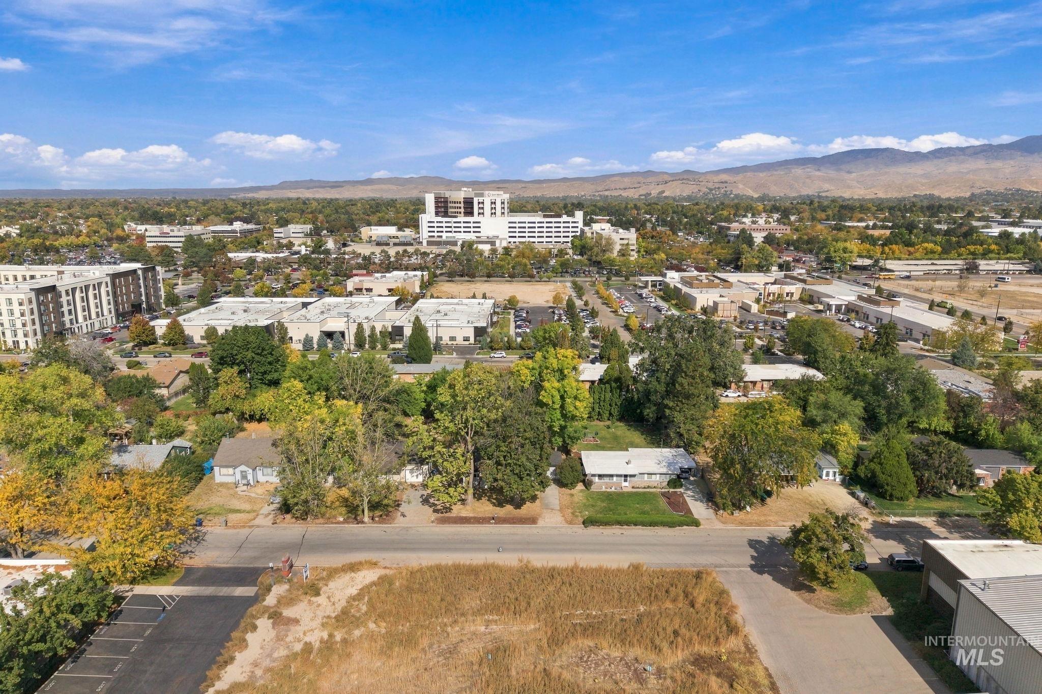 5916 W Clinton Street, Boise, Idaho 83704, 2 Bedrooms, 1 Bathroom, Residential For Sale, Price $325,000,MLS 99003067