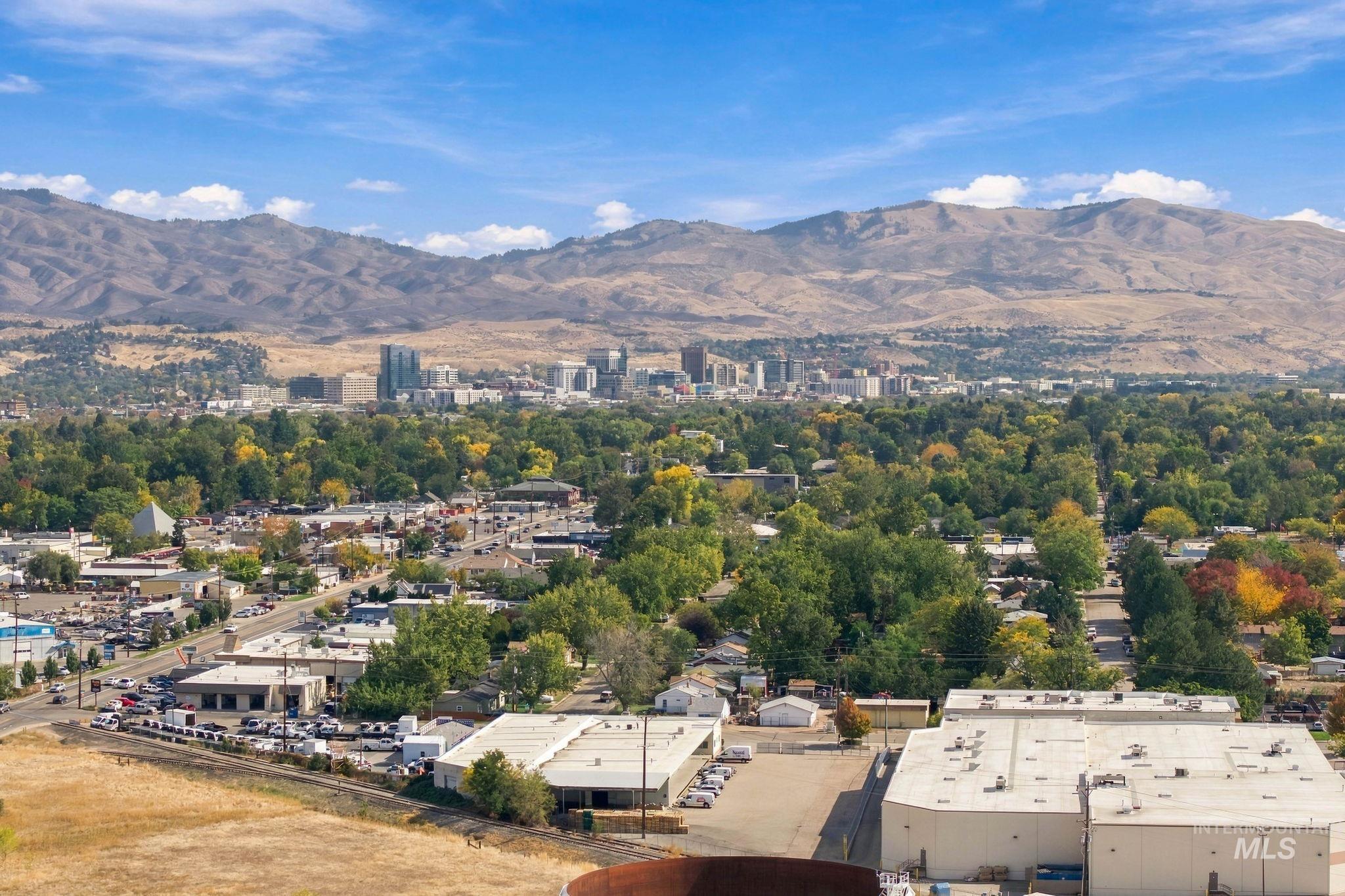 5916 W Clinton Street, Boise, Idaho 83704, 2 Bedrooms, 1 Bathroom, Residential For Sale, Price $325,000,MLS 99003067