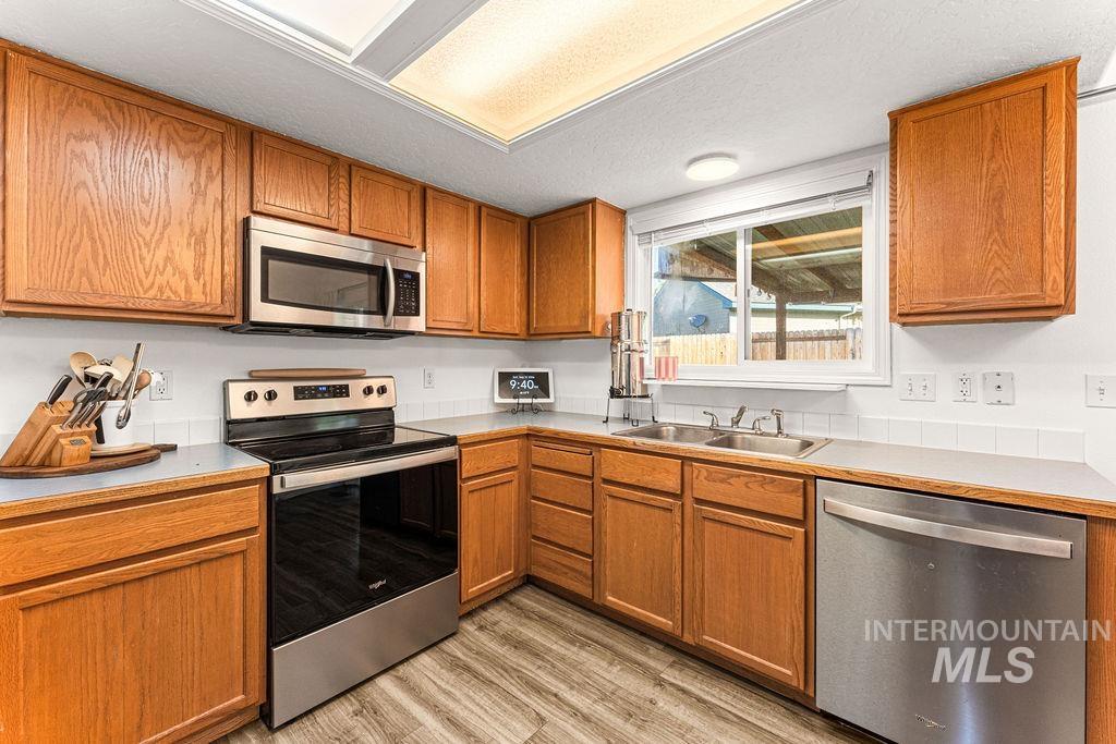 9598 W Wichita St, Boise, Idaho 83709, 4 Bedrooms, 2 Bathrooms, Residential For Sale, Price $440,000,MLS 99003068