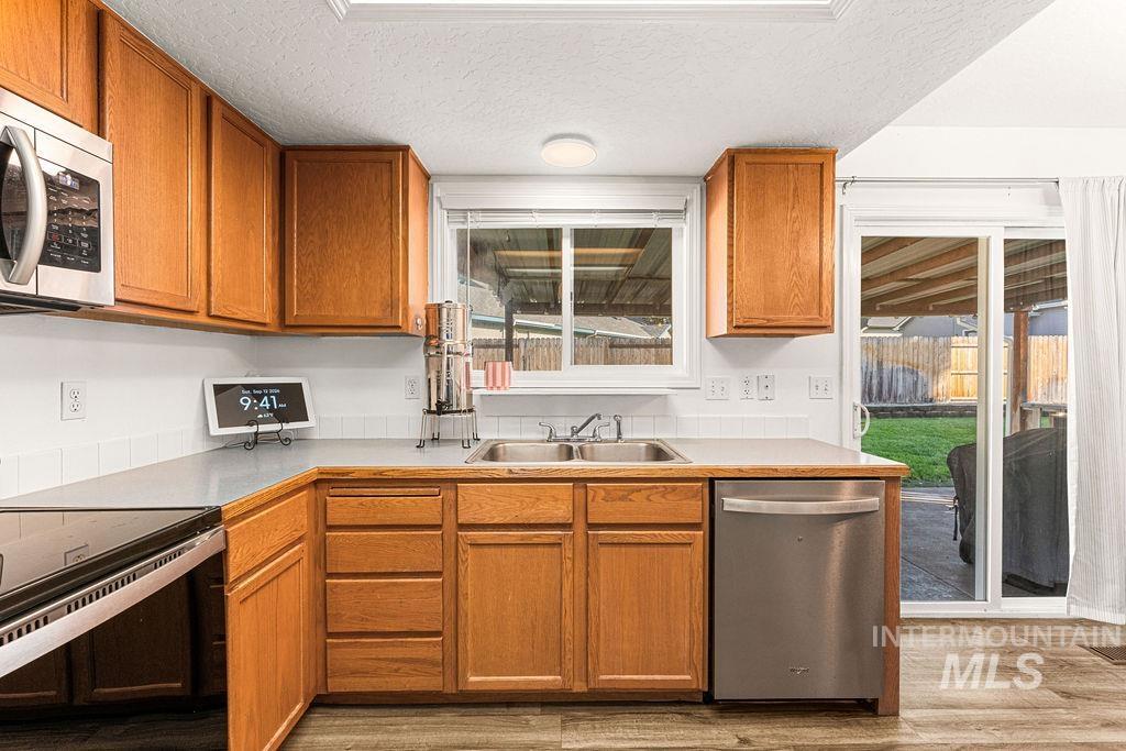 9598 W Wichita St, Boise, Idaho 83709, 4 Bedrooms, 2 Bathrooms, Residential For Sale, Price $440,000,MLS 99003068