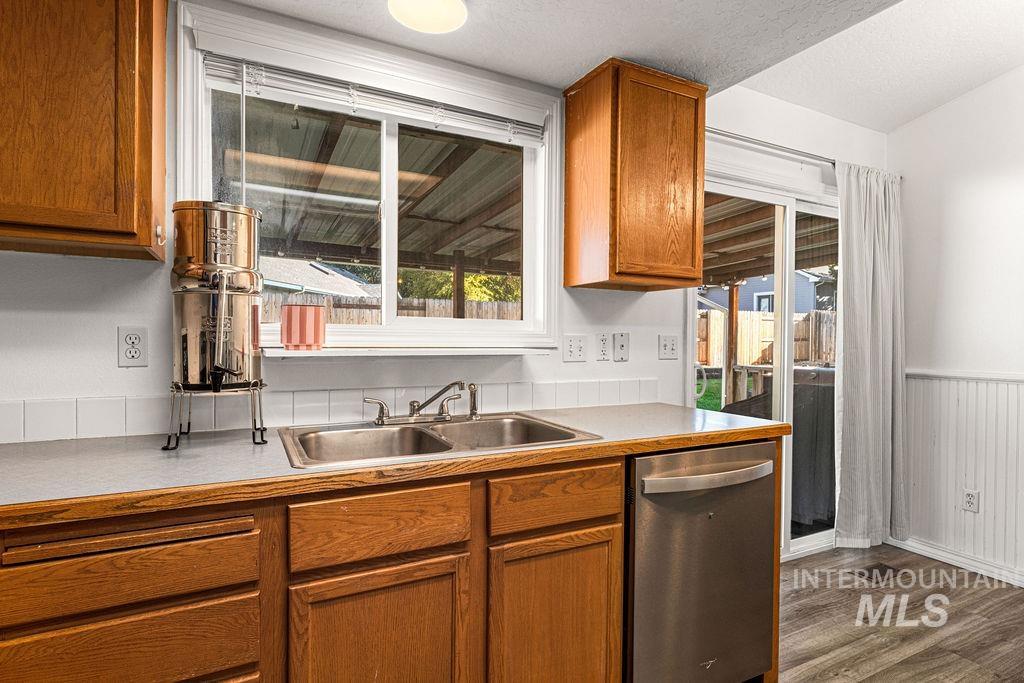 9598 W Wichita St, Boise, Idaho 83709, 4 Bedrooms, 2 Bathrooms, Residential For Sale, Price $440,000,MLS 99003068