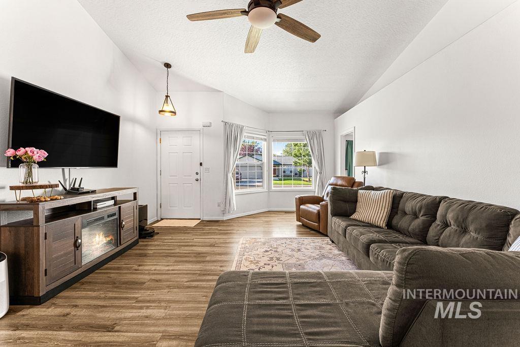 9598 W Wichita St, Boise, Idaho 83709, 4 Bedrooms, 2 Bathrooms, Residential For Sale, Price $440,000,MLS 99003068