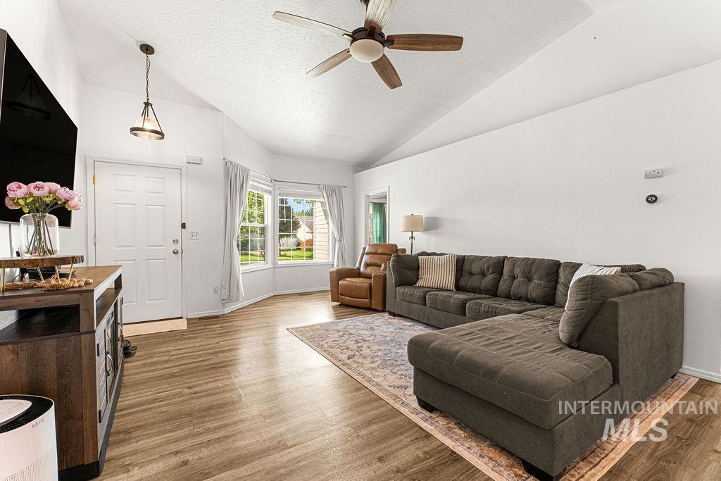 9598 W Wichita St, Boise, Idaho 83709, 4 Bedrooms, 2 Bathrooms, Residential For Sale, Price $440,000,MLS 99003068