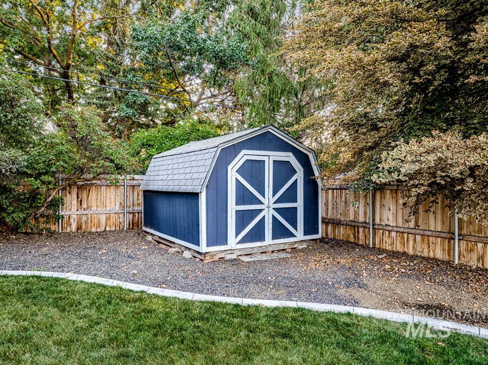 4015 W Hillcrest Dr, Boise, Idaho 83705, 3 Bedrooms, 2 Bathrooms, Residential For Sale, Price $649,900,MLS 99003075