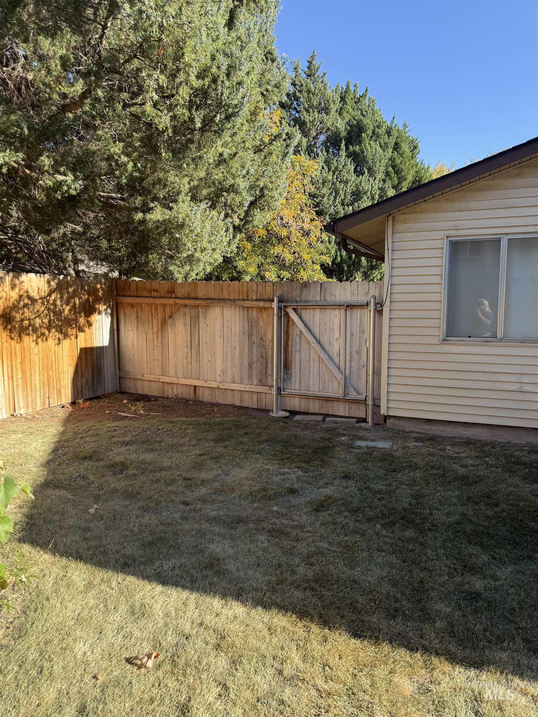 504 Tindall, Mountain Home, Idaho 83647, 3 Bedrooms, 1.5 Bathrooms, Residential For Sale, Price $160,000,MLS 99003076