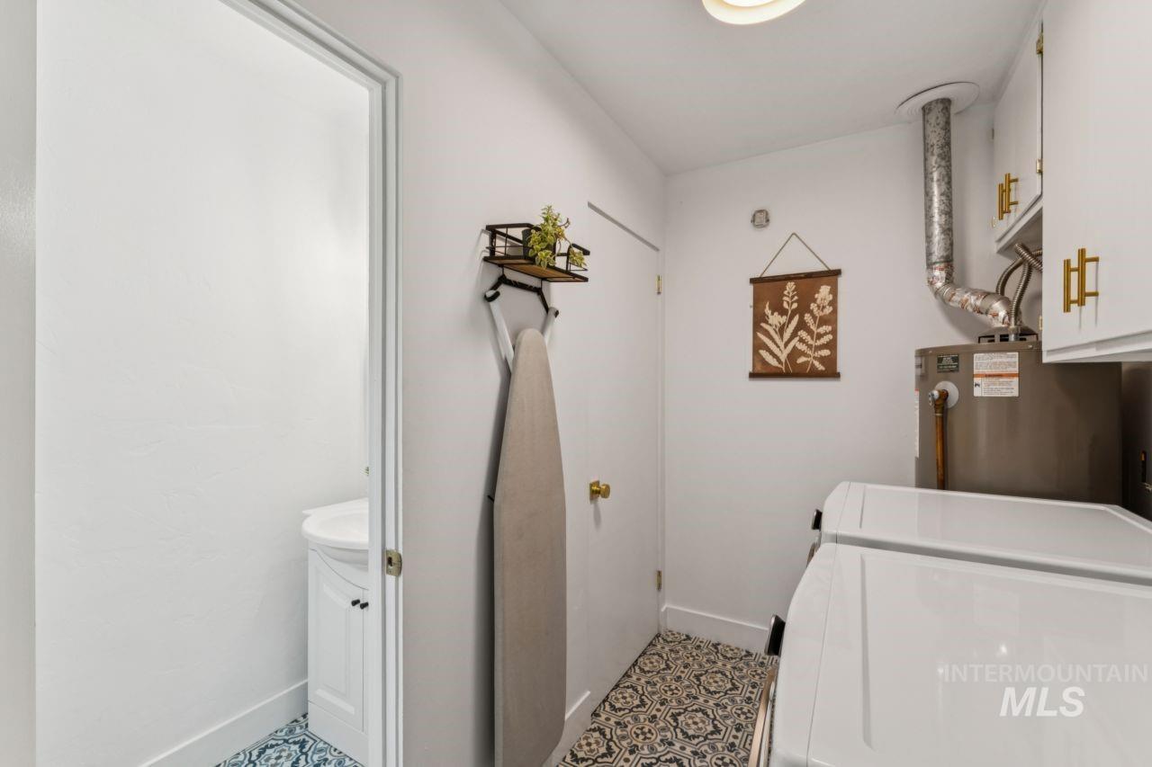 5131 W Spaulding Street, Boise, Idaho 83705, 3 Bedrooms, 1.5 Bathrooms, Residential For Sale, Price $499,900,MLS 99003080