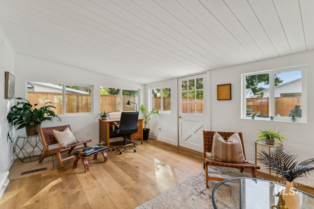 5131 W Spaulding Street, Boise, Idaho 83705, 3 Bedrooms, 1.5 Bathrooms, Residential For Sale, Price $499,900,MLS 99003080