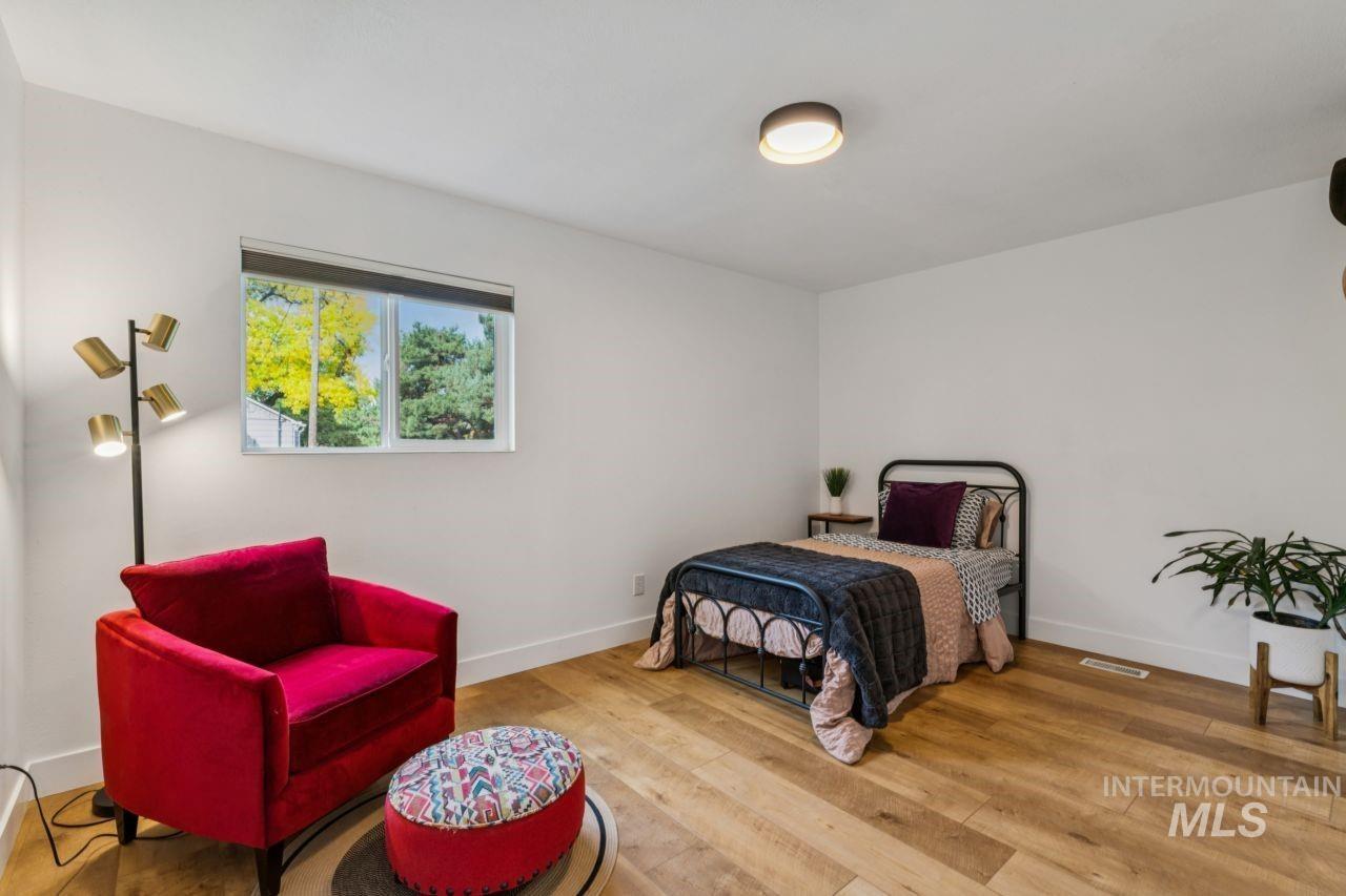 5131 W Spaulding Street, Boise, Idaho 83705, 3 Bedrooms, 1.5 Bathrooms, Residential For Sale, Price $499,900,MLS 99003080