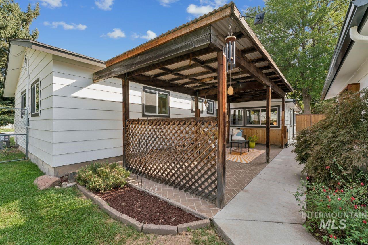 5131 W Spaulding Street, Boise, Idaho 83705, 3 Bedrooms, 1.5 Bathrooms, Residential For Sale, Price $499,900,MLS 99003080