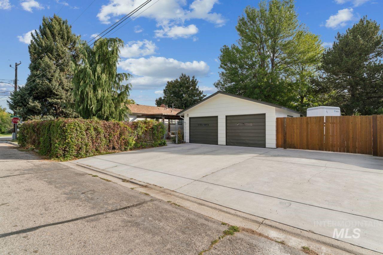 5131 W Spaulding Street, Boise, Idaho 83705, 3 Bedrooms, 1.5 Bathrooms, Residential For Sale, Price $499,900,MLS 99003080
