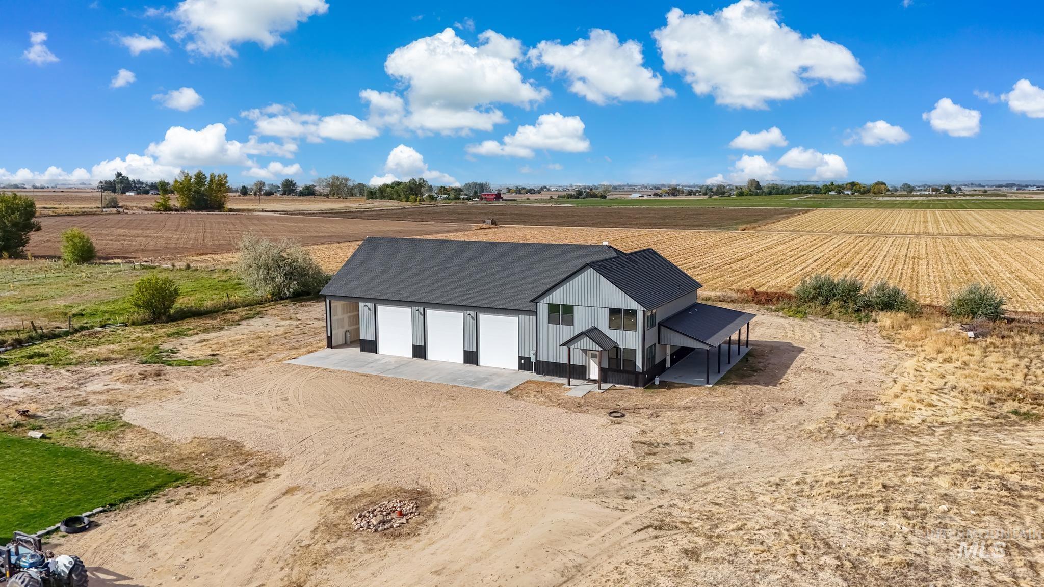 3500 W Grace May Ln, Kuna, Idaho 83634, 3 Bedrooms, 3.5 Bathrooms, Residential For Sale, Price $895,000,MLS 99003081
