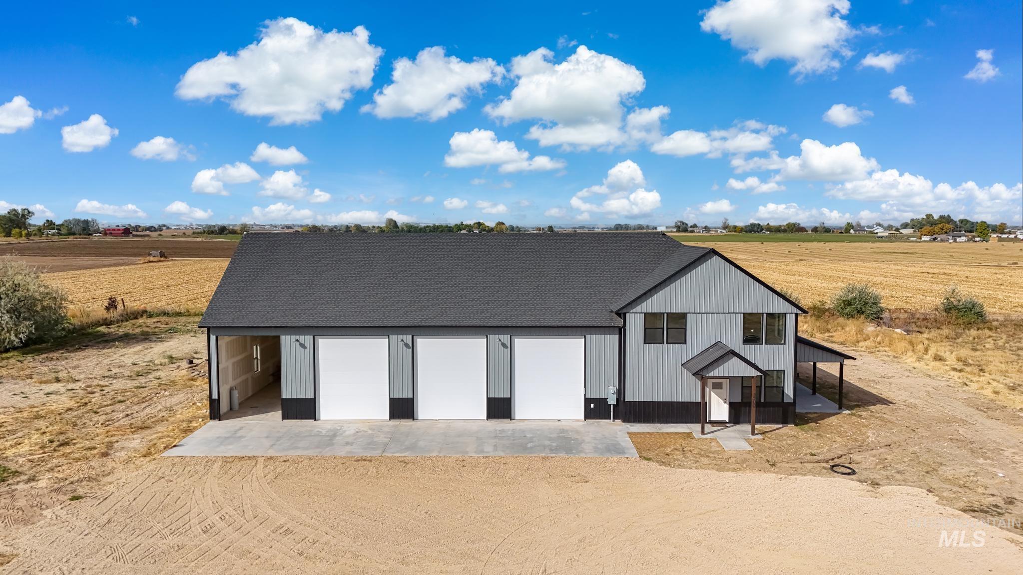 3500 W Grace May Ln, Kuna, Idaho 83634, 3 Bedrooms, 3.5 Bathrooms, Residential For Sale, Price $895,000,MLS 99003081