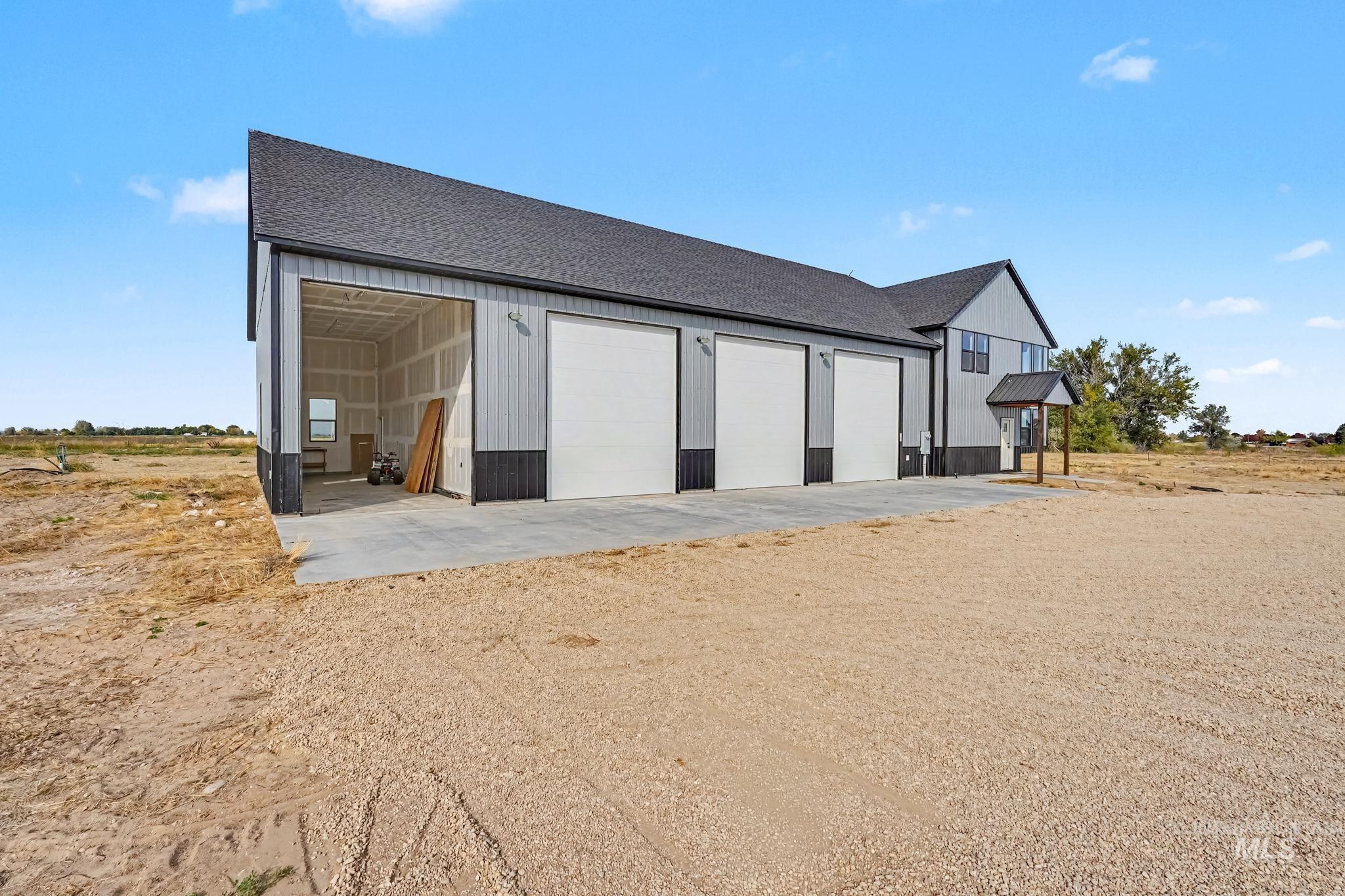 3500 W Grace May Ln, Kuna, Idaho 83634, 3 Bedrooms, 3.5 Bathrooms, Residential For Sale, Price $895,000,MLS 99003081