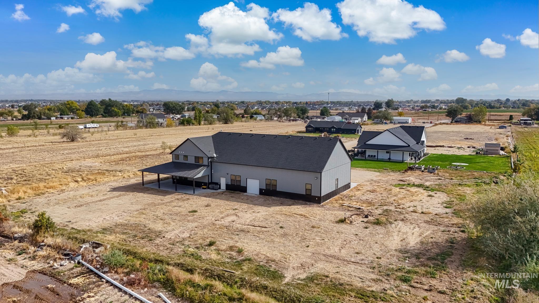 3500 W Grace May Ln, Kuna, Idaho 83634, 3 Bedrooms, 3.5 Bathrooms, Residential For Sale, Price $895,000,MLS 99003081