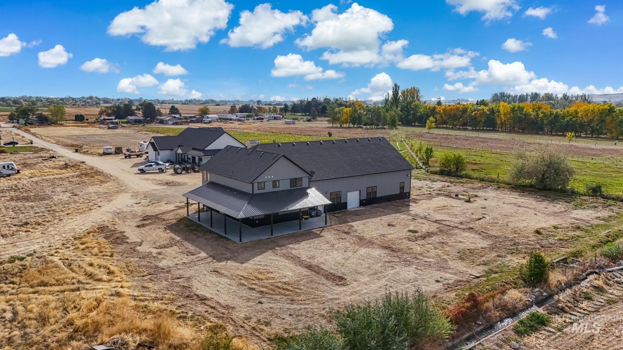 3500 W Grace May Ln, Kuna, Idaho 83634, 3 Bedrooms, 3.5 Bathrooms, Residential For Sale, Price $895,000,MLS 99003081