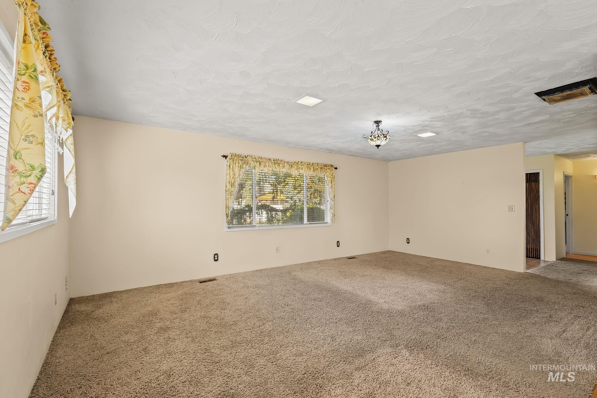 1344 Hemlock Ave, Lewiston, Idaho 83501, 3 Bedrooms, 2 Bathrooms, Residential For Sale, Price $404,000,MLS 99003082