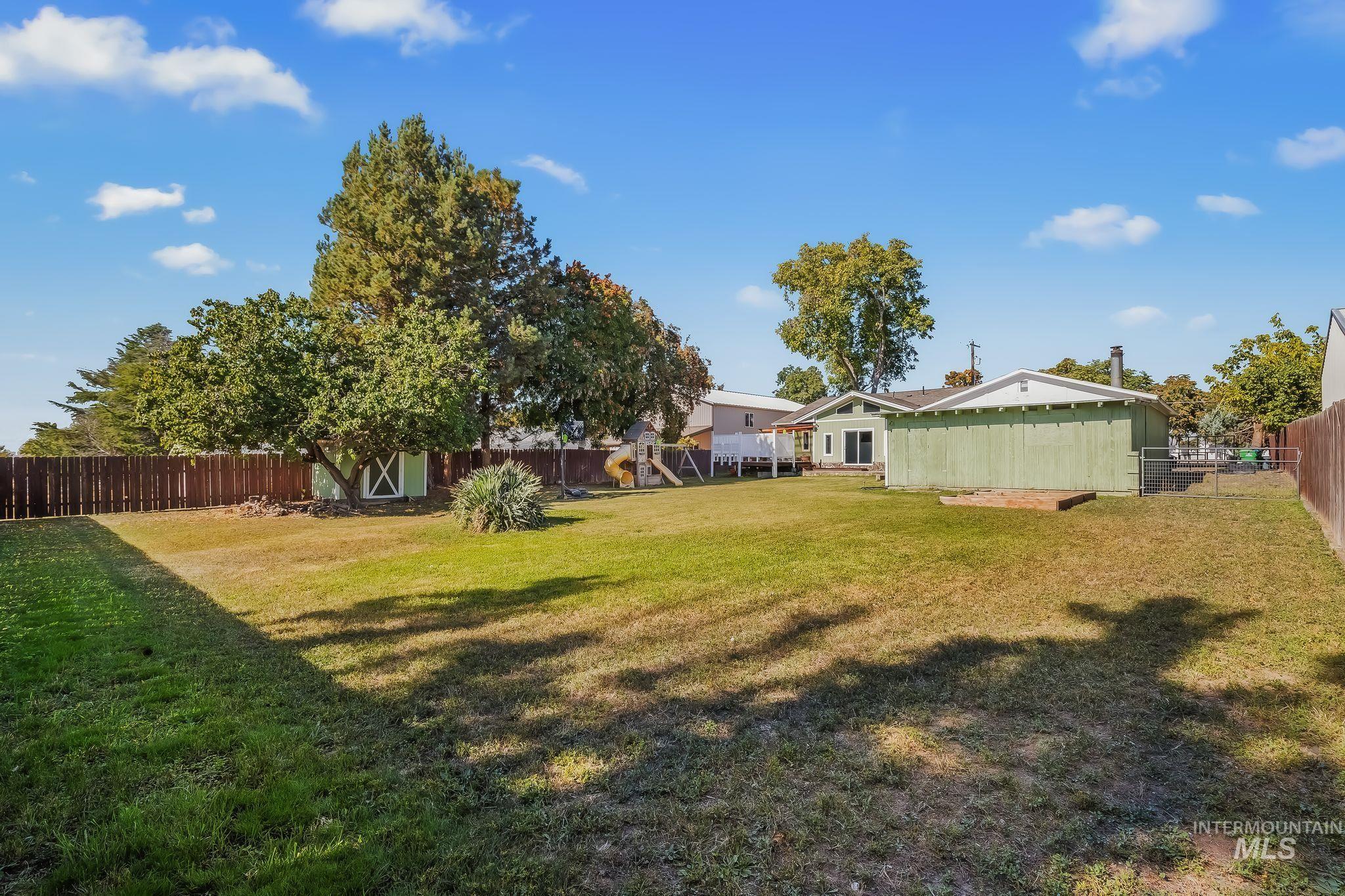 1344 Hemlock Ave, Lewiston, Idaho 83501, 3 Bedrooms, 2 Bathrooms, Residential For Sale, Price $404,000,MLS 99003082