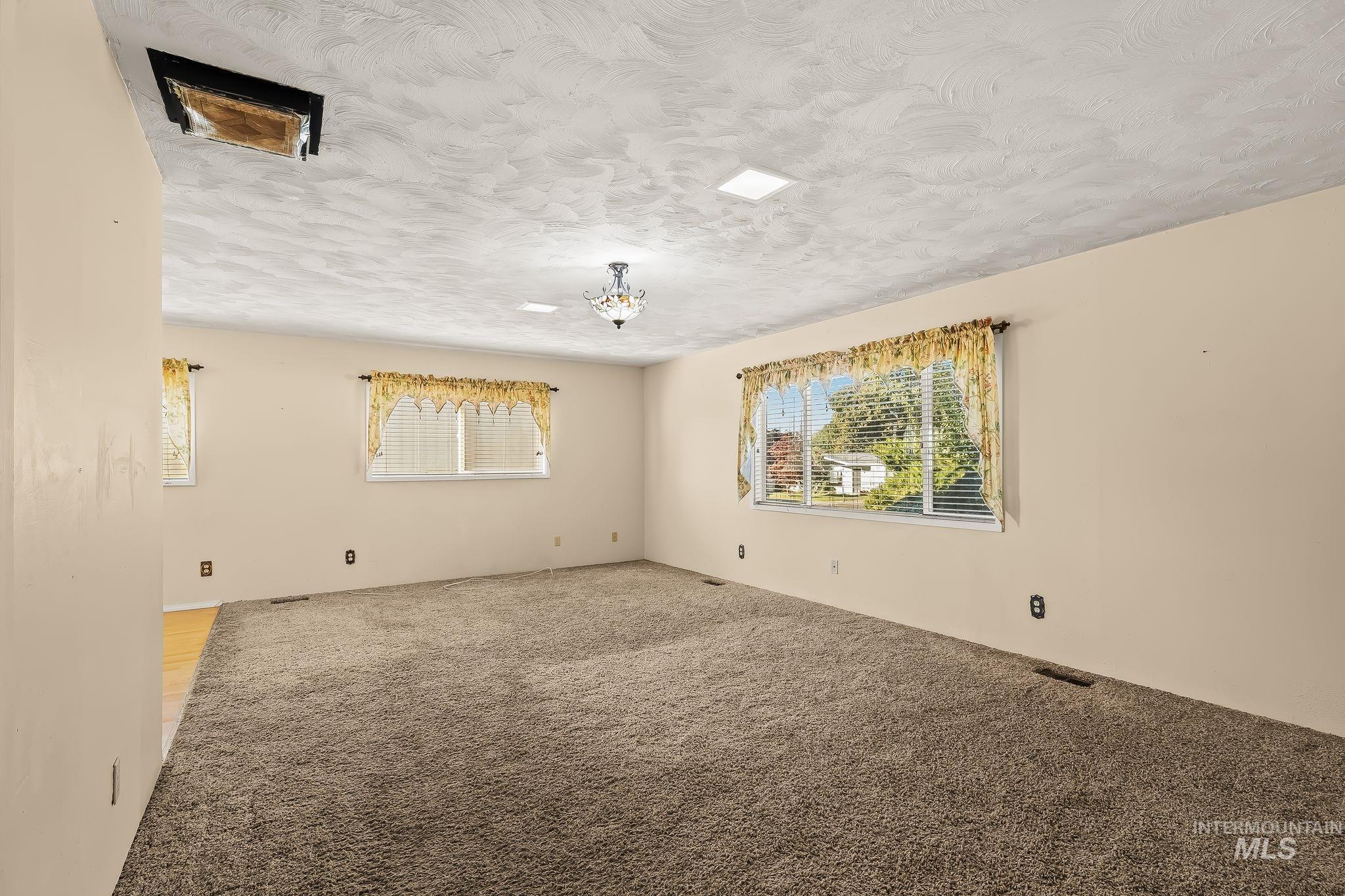 1344 Hemlock Ave, Lewiston, Idaho 83501, 3 Bedrooms, 2 Bathrooms, Residential For Sale, Price $404,000,MLS 99003082