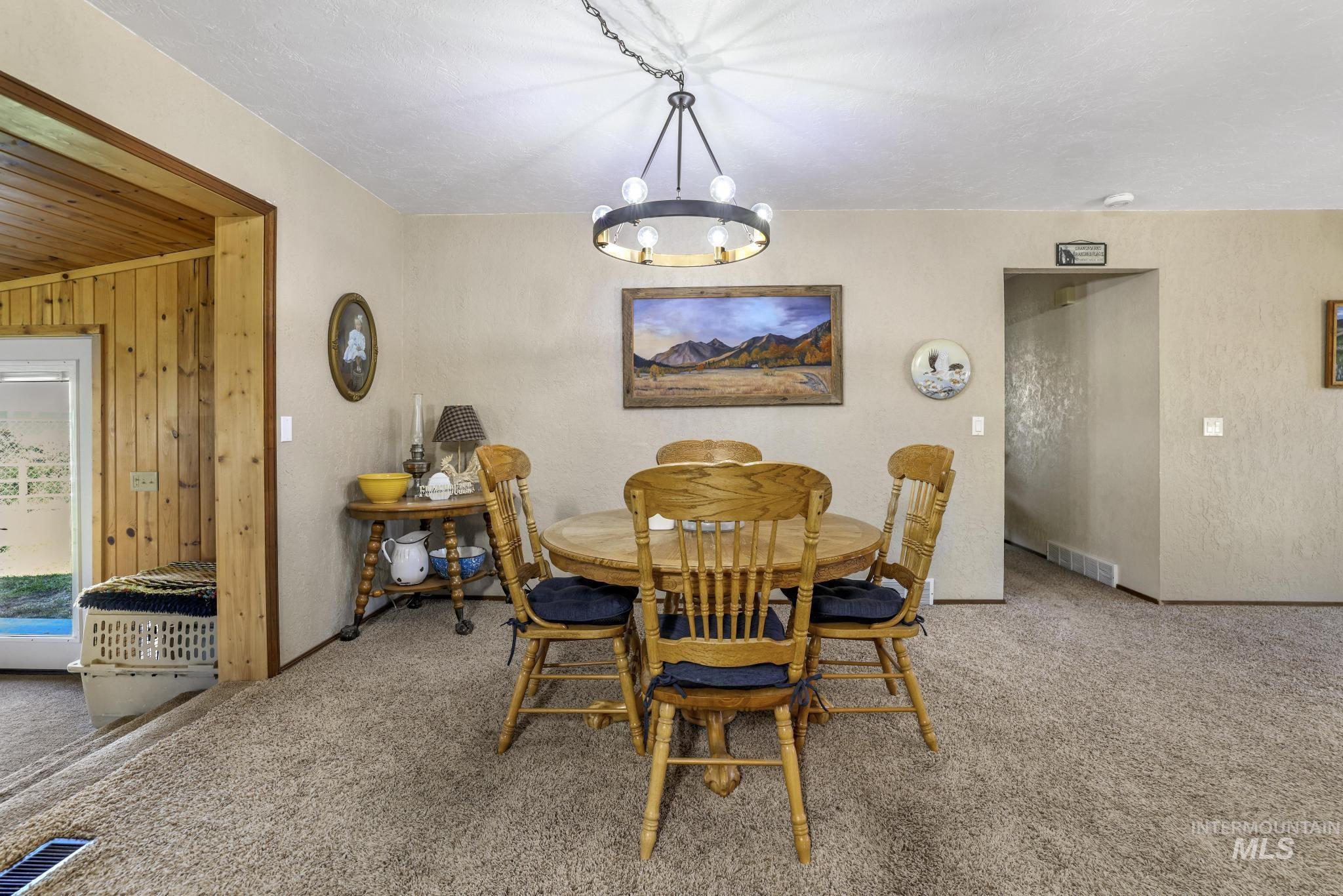 4296 W Arrow Head Dr, Glenns Ferry, Idaho 83623, 3 Bedrooms, 2.5 Bathrooms, Residential For Sale, Price $750,000,MLS 99003083