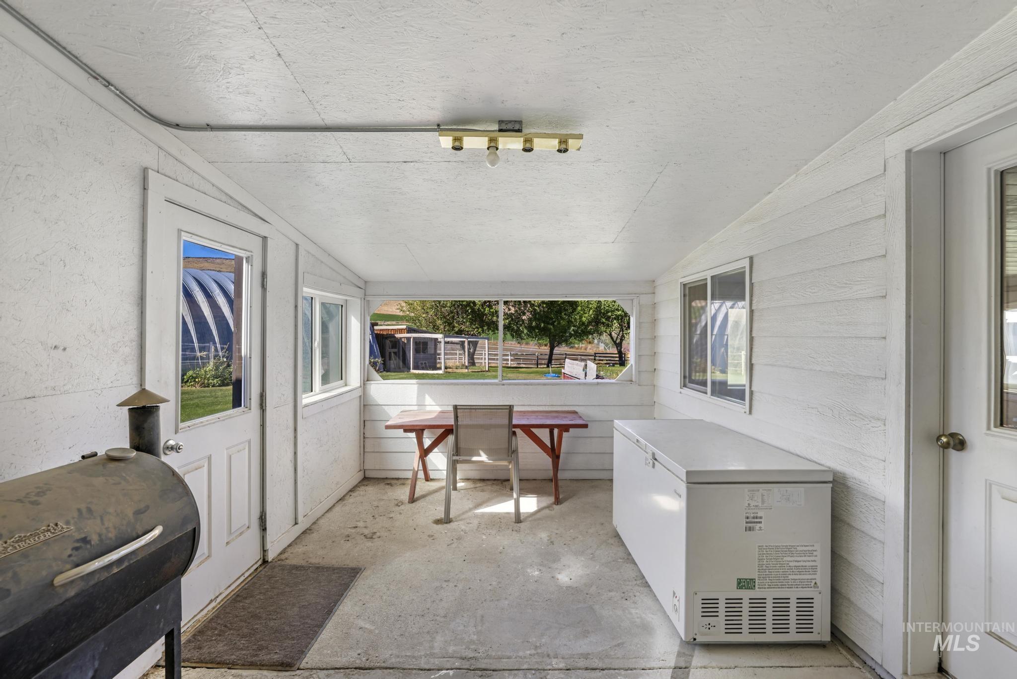 4296 W Arrow Head Dr, Glenns Ferry, Idaho 83623, 3 Bedrooms, 2.5 Bathrooms, Residential For Sale, Price $750,000,MLS 99003083