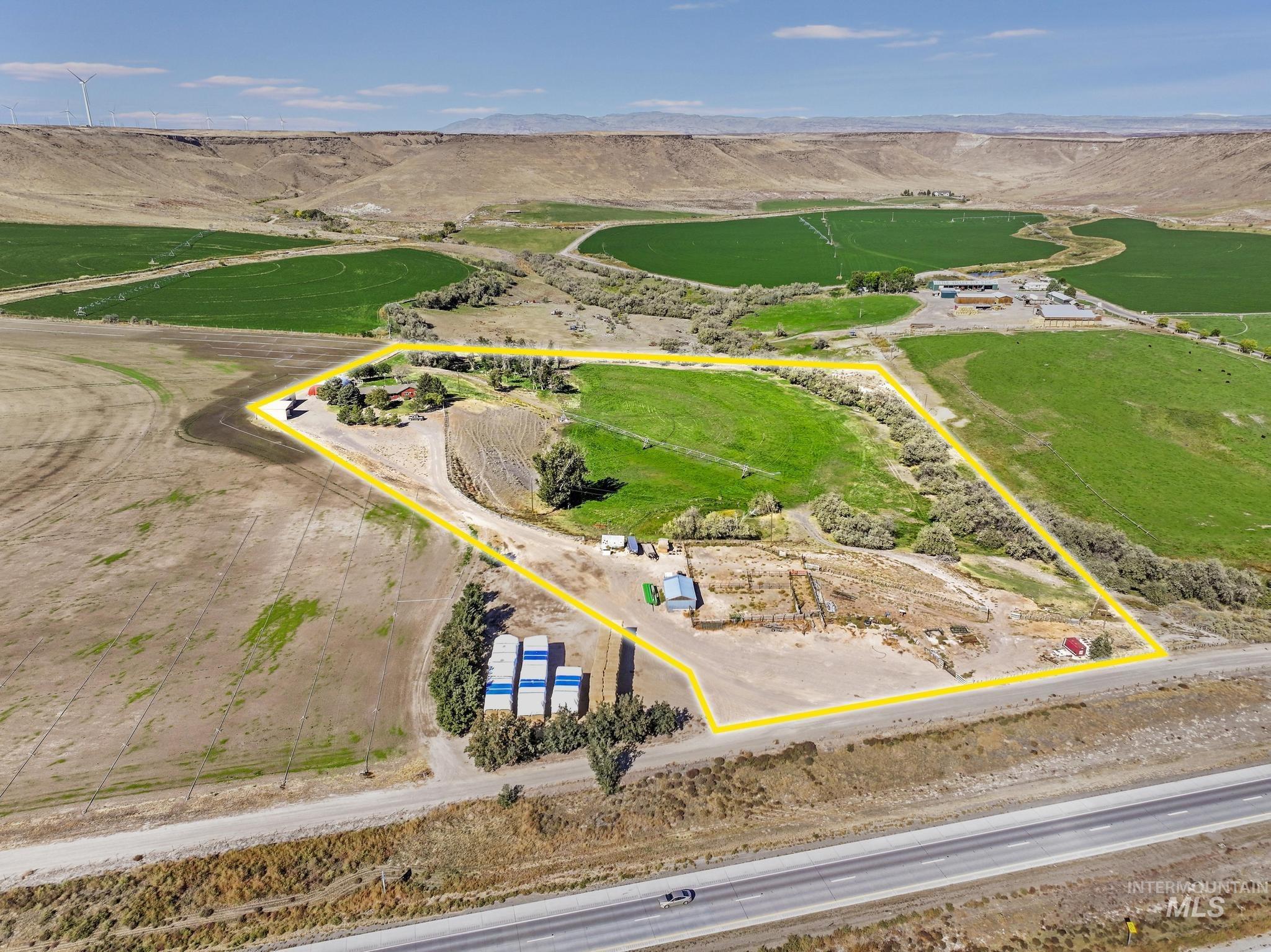 4296 W Arrow Head Dr, Glenns Ferry, Idaho 83623, 3 Bedrooms, 2.5 Bathrooms, Residential For Sale, Price $750,000,MLS 99003083