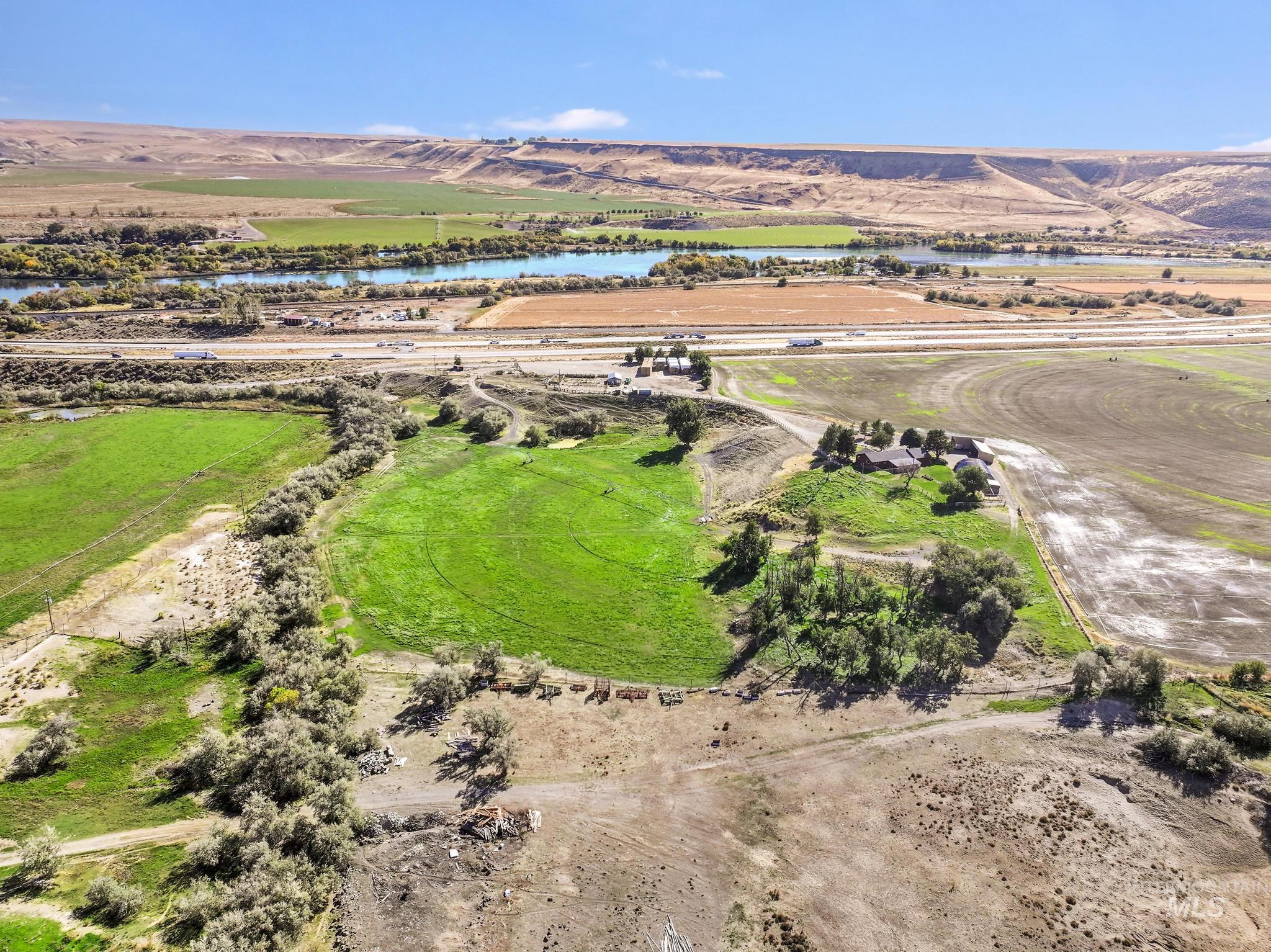 4296 W Arrow Head Dr, Glenns Ferry, Idaho 83623, 3 Bedrooms, 2.5 Bathrooms, Residential For Sale, Price $750,000,MLS 99003083