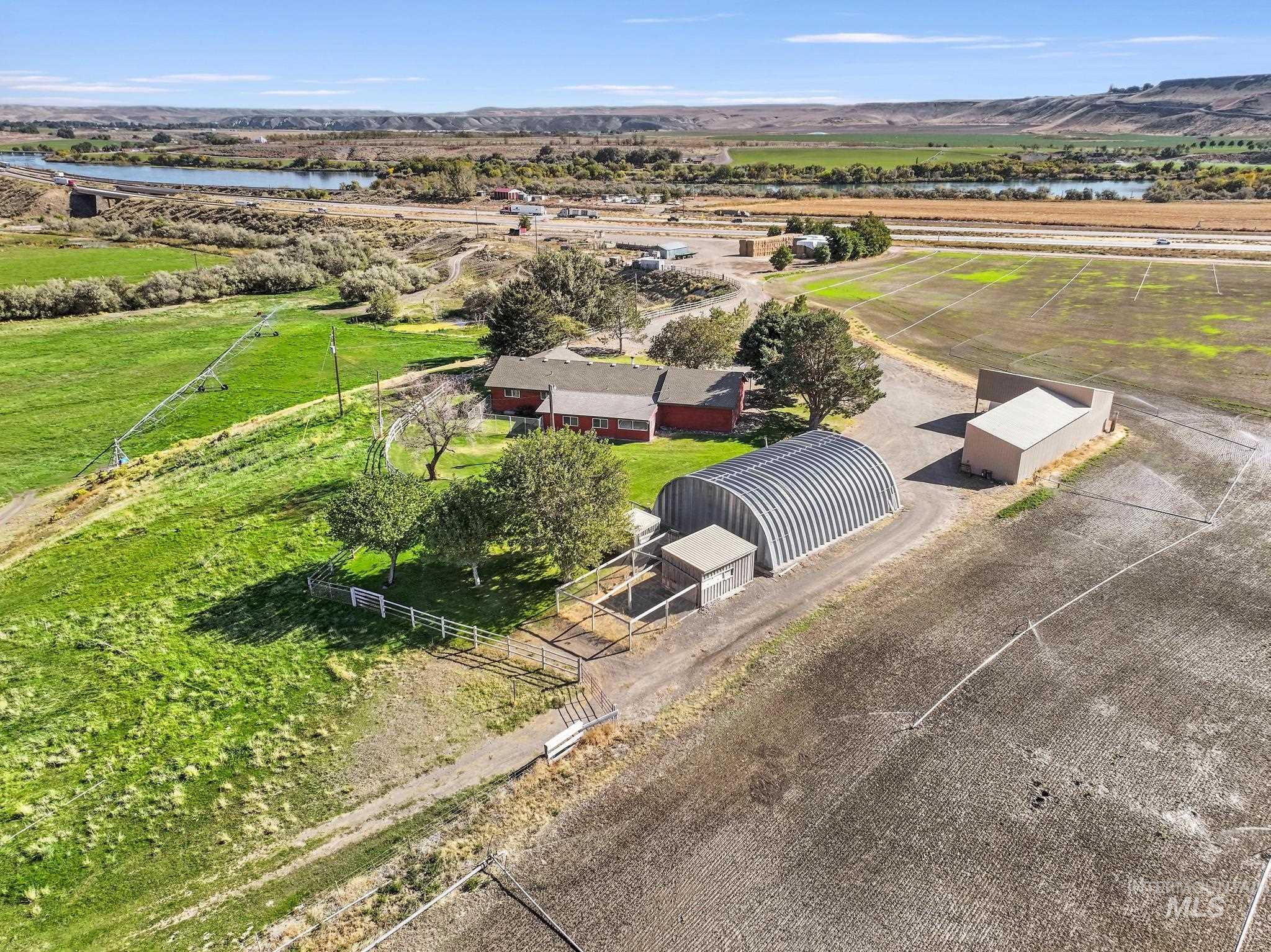 4296 W Arrow Head Dr, Glenns Ferry, Idaho 83623, 3 Bedrooms, 2.5 Bathrooms, Residential For Sale, Price $750,000,MLS 99003083