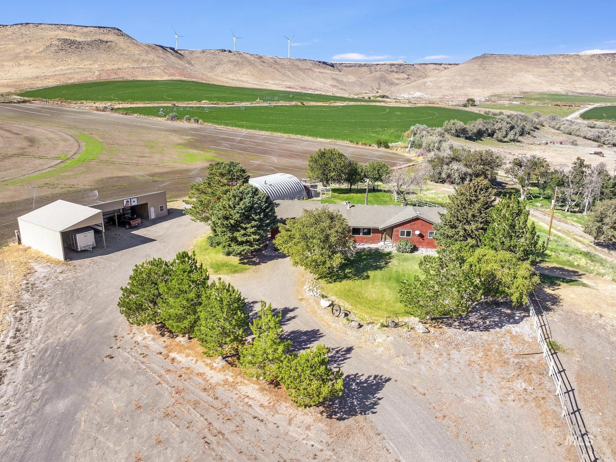 4296 W Arrow Head Dr, Glenns Ferry, Idaho 83623, 3 Bedrooms, 2.5 Bathrooms, Residential For Sale, Price $750,000,MLS 99003083