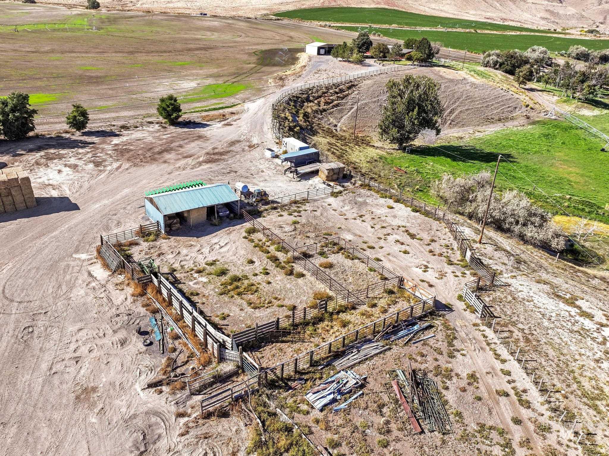 4296 W Arrow Head Dr, Glenns Ferry, Idaho 83623, 3 Bedrooms, 2.5 Bathrooms, Residential For Sale, Price $750,000,MLS 99003083