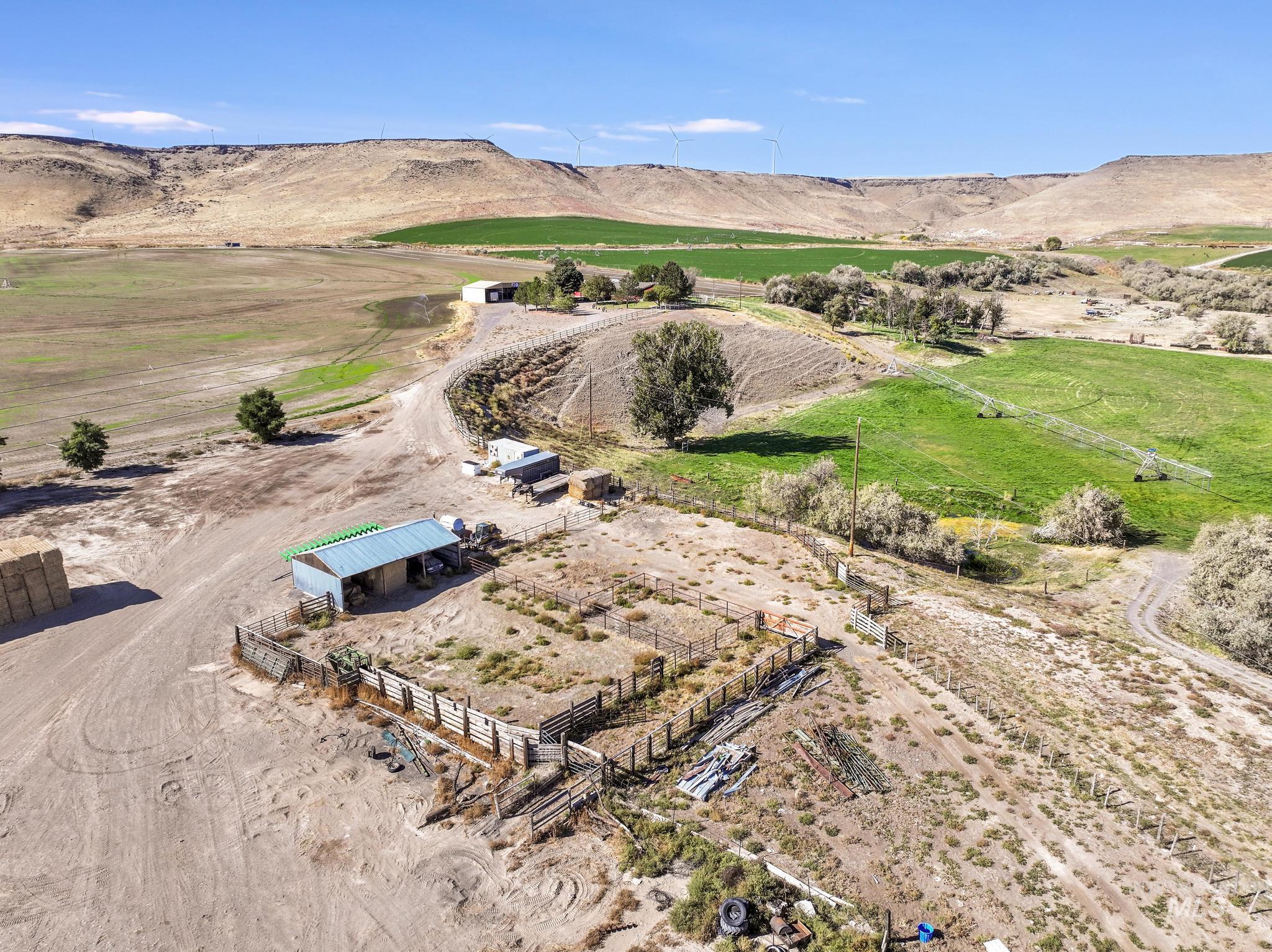 4296 W Arrow Head Dr, Glenns Ferry, Idaho 83623, 3 Bedrooms, 2.5 Bathrooms, Residential For Sale, Price $750,000,MLS 99003083
