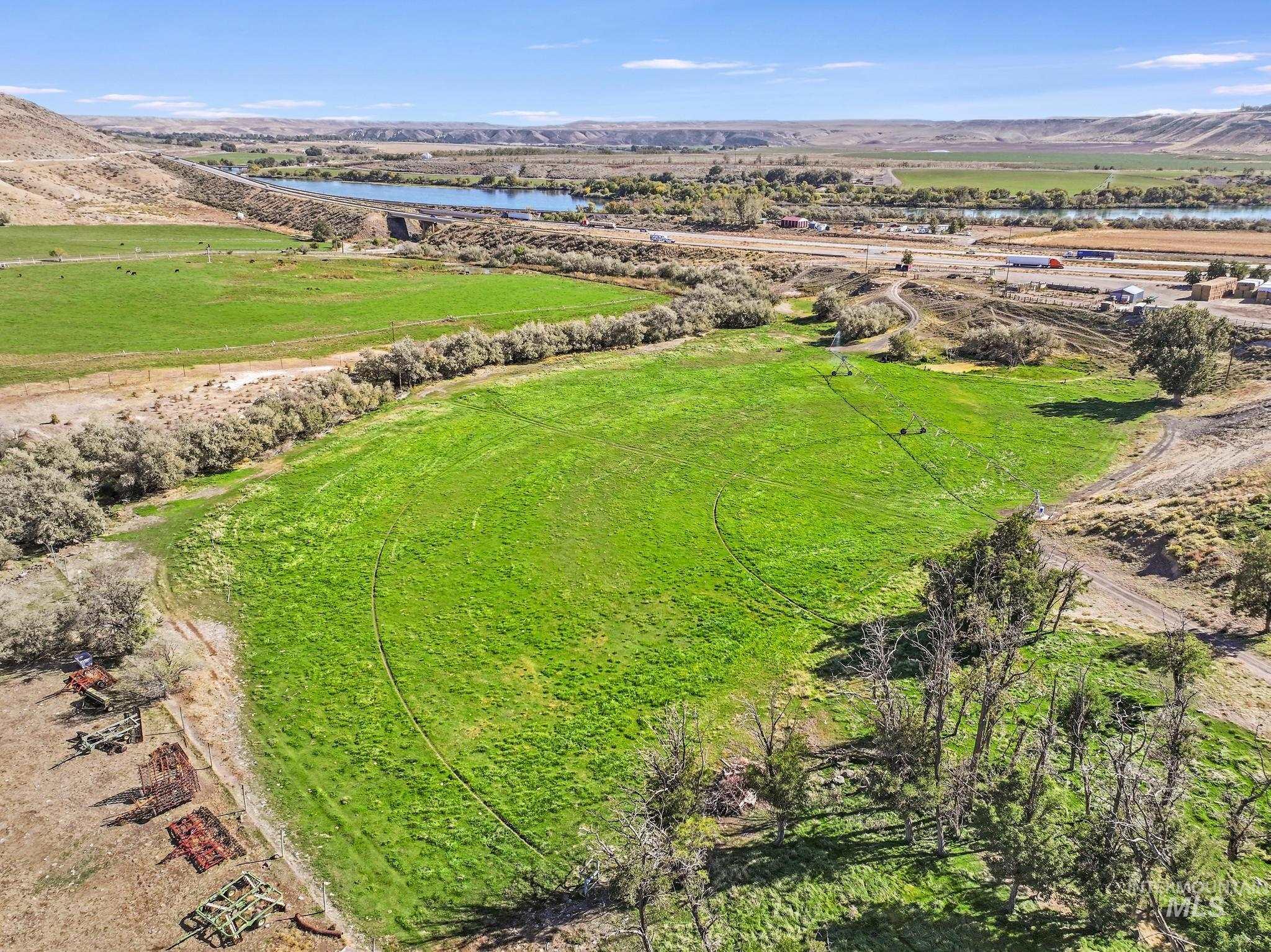 4296 W Arrow Head Dr, Glenns Ferry, Idaho 83623, 3 Bedrooms, 2.5 Bathrooms, Residential For Sale, Price $750,000,MLS 99003083
