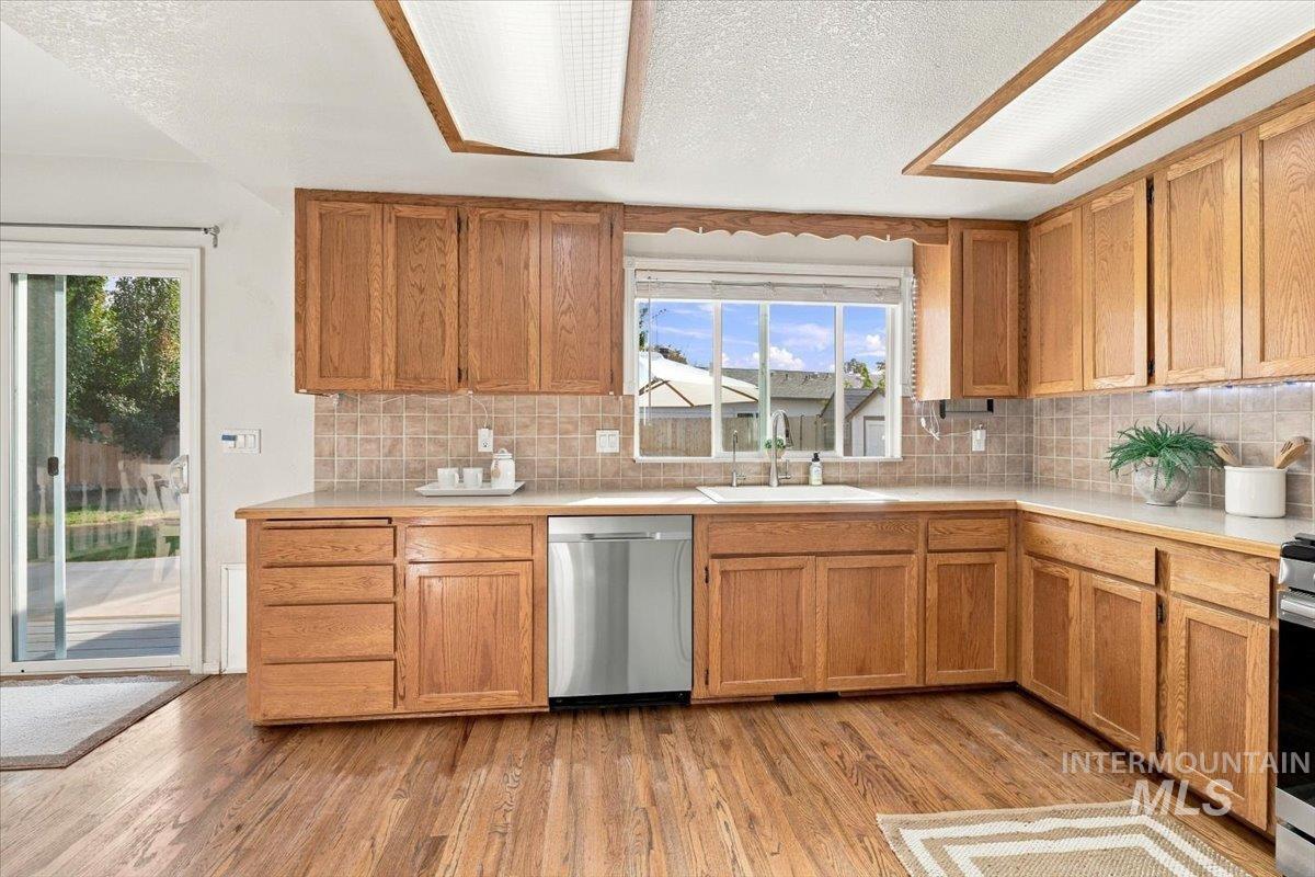 2405 Airport Avenue, Caldwell, Idaho 83605, 3 Bedrooms, 3 Bathrooms, Residential For Sale, Price $484,000,MLS 99003085