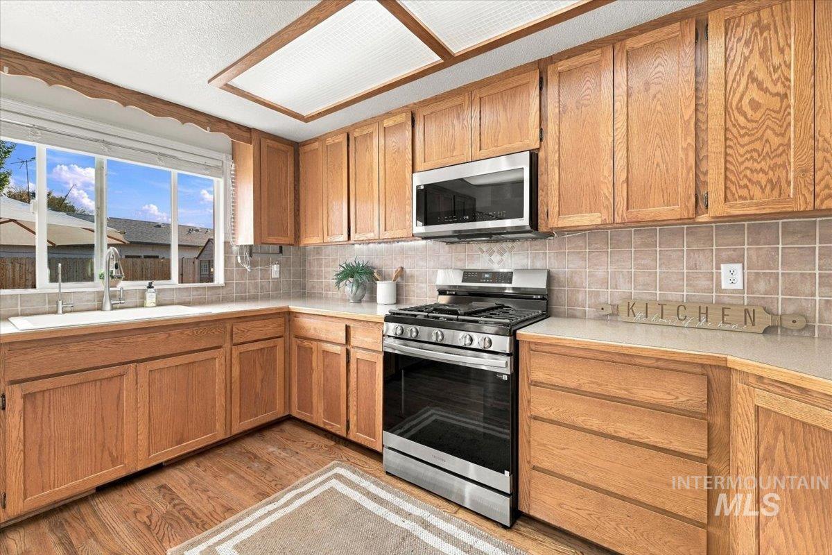 2405 Airport Avenue, Caldwell, Idaho 83605, 3 Bedrooms, 3 Bathrooms, Residential For Sale, Price $484,000,MLS 99003085