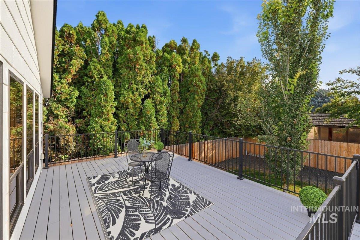 2405 Airport Avenue, Caldwell, Idaho 83605, 3 Bedrooms, 3 Bathrooms, Residential For Sale, Price $484,000,MLS 99003085