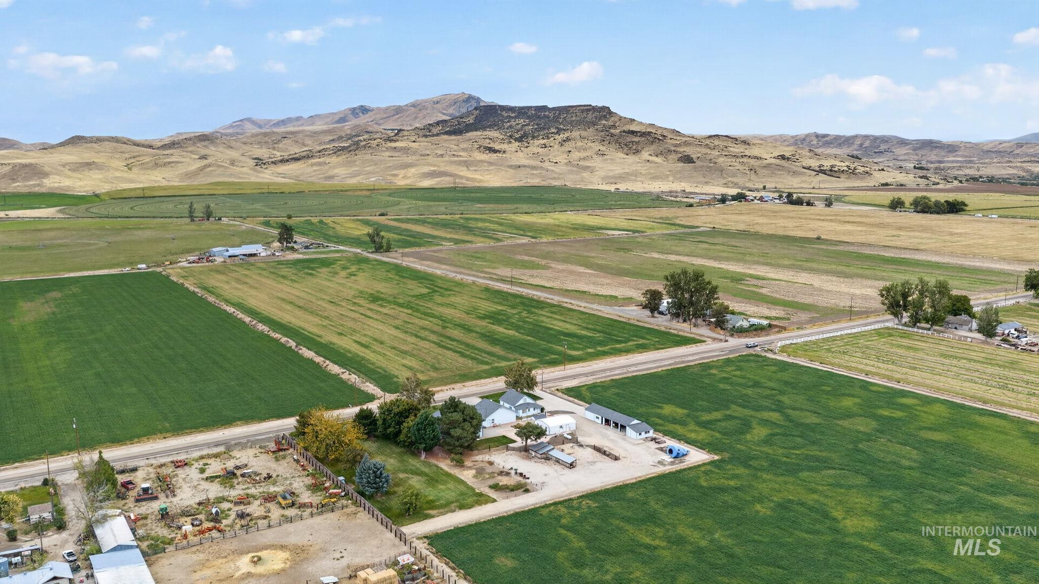 955 E Black Canyon Hwy, Emmett, Idaho 83617, 5 Bedrooms, 2 Bathrooms, Residential For Sale, Price $1,321,454,MLS 99003086
