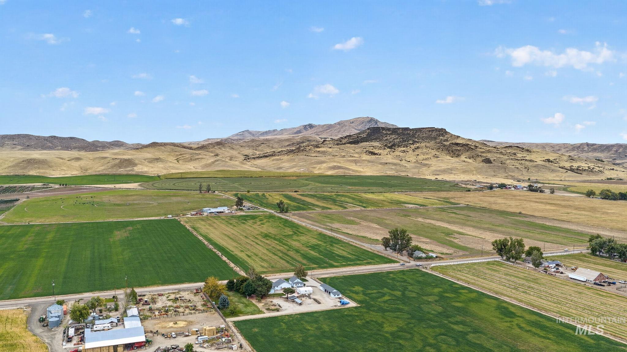 955 E Black Canyon Hwy, Emmett, Idaho 83617, 5 Bedrooms, 2 Bathrooms, Residential For Sale, Price $1,321,454,MLS 99003086