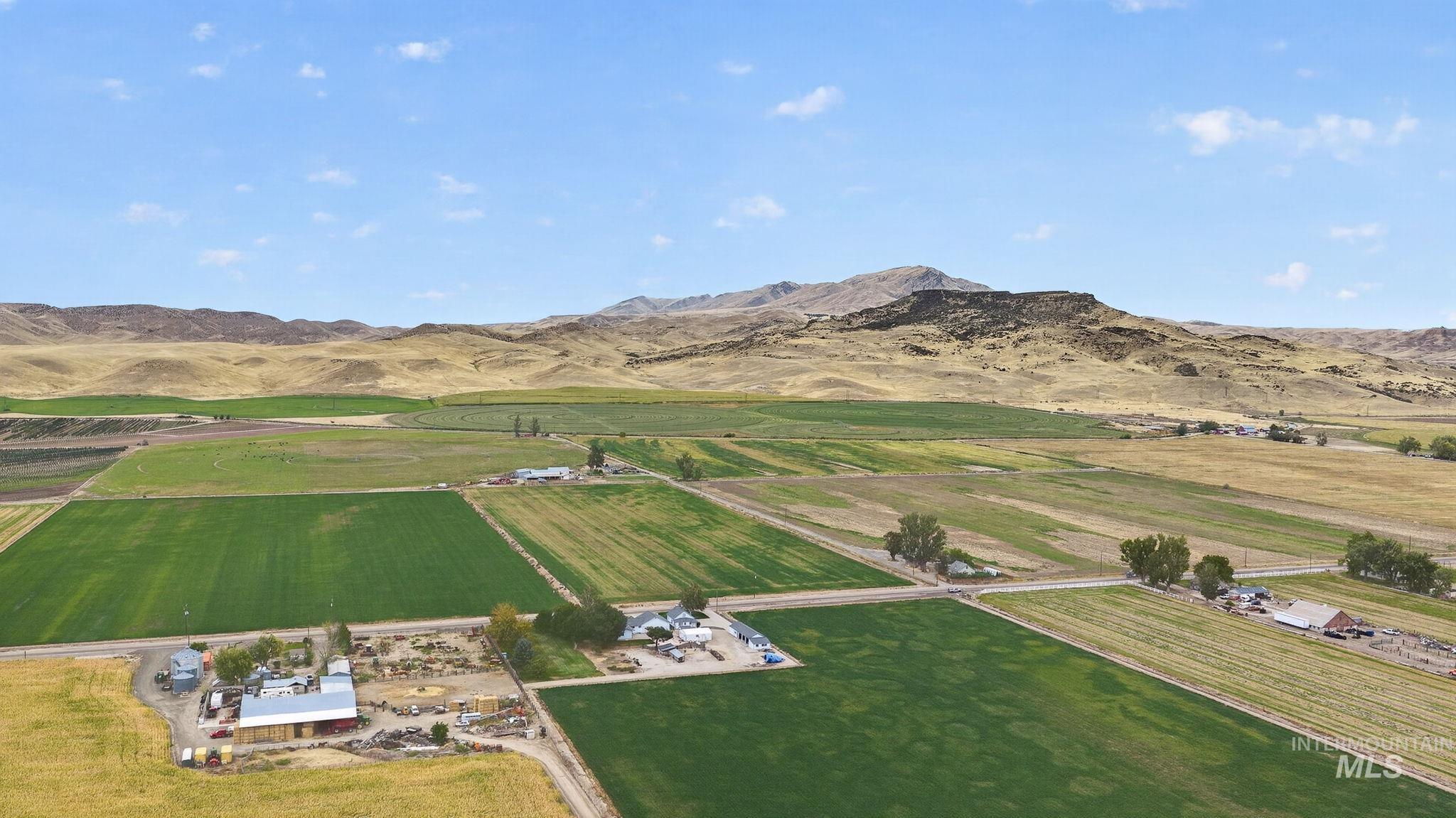 955 E Black Canyon Hwy, Emmett, Idaho 83617, 5 Bedrooms, 2 Bathrooms, Residential For Sale, Price $1,321,454,MLS 99003086