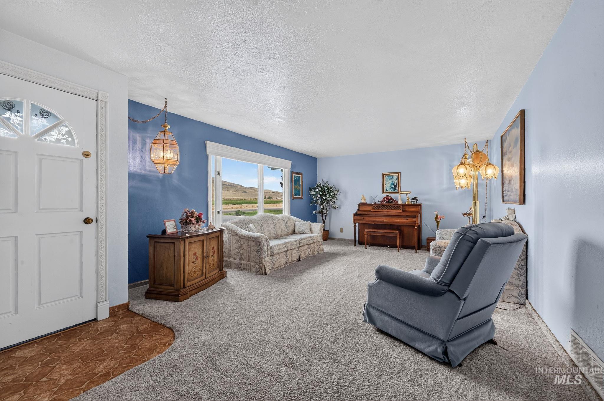 955 E Black Canyon Hwy, Emmett, Idaho 83617, 5 Bedrooms, 2 Bathrooms, Residential For Sale, Price $1,321,454,MLS 99003086