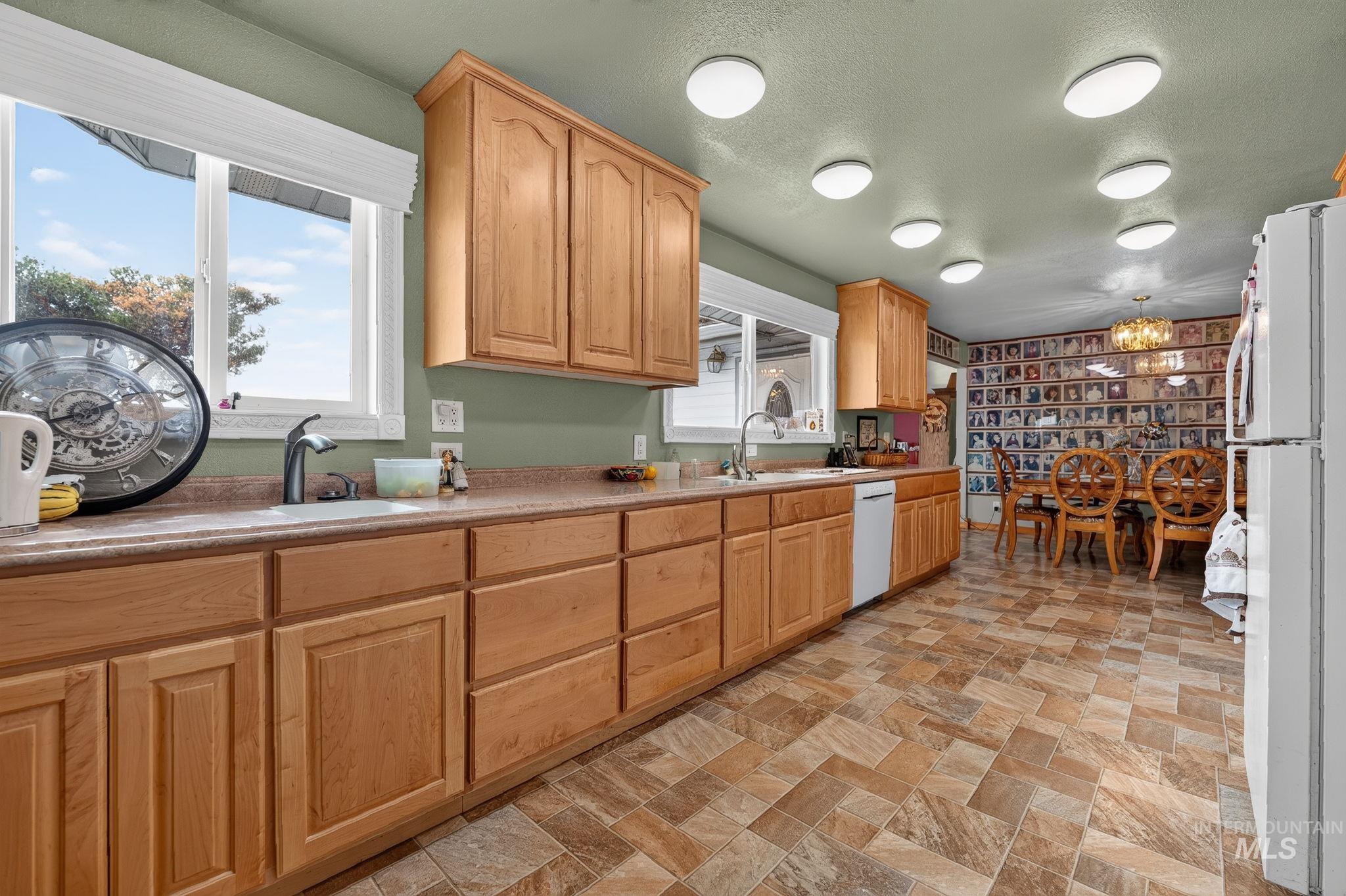 955 E Black Canyon Hwy, Emmett, Idaho 83617, 5 Bedrooms, 2 Bathrooms, Residential For Sale, Price $1,321,454,MLS 99003086