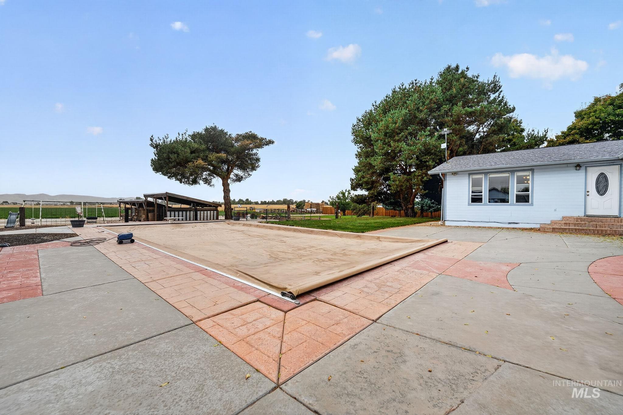 955 E Black Canyon Hwy, Emmett, Idaho 83617, 5 Bedrooms, 2 Bathrooms, Residential For Sale, Price $1,321,454,MLS 99003086