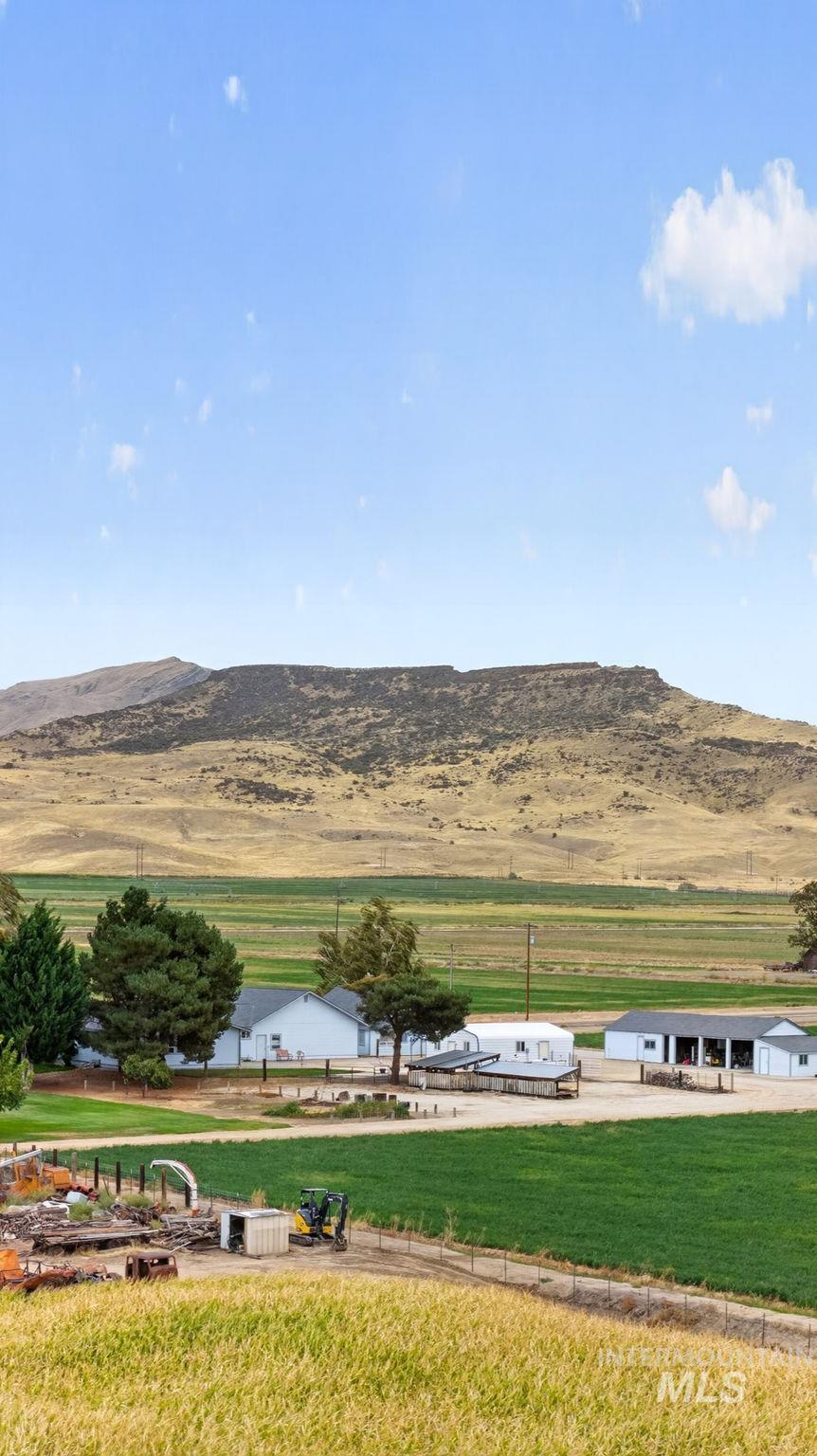 955 E Black Canyon Hwy, Emmett, Idaho 83617, 5 Bedrooms, 2 Bathrooms, Residential For Sale, Price $1,321,454,MLS 99003086